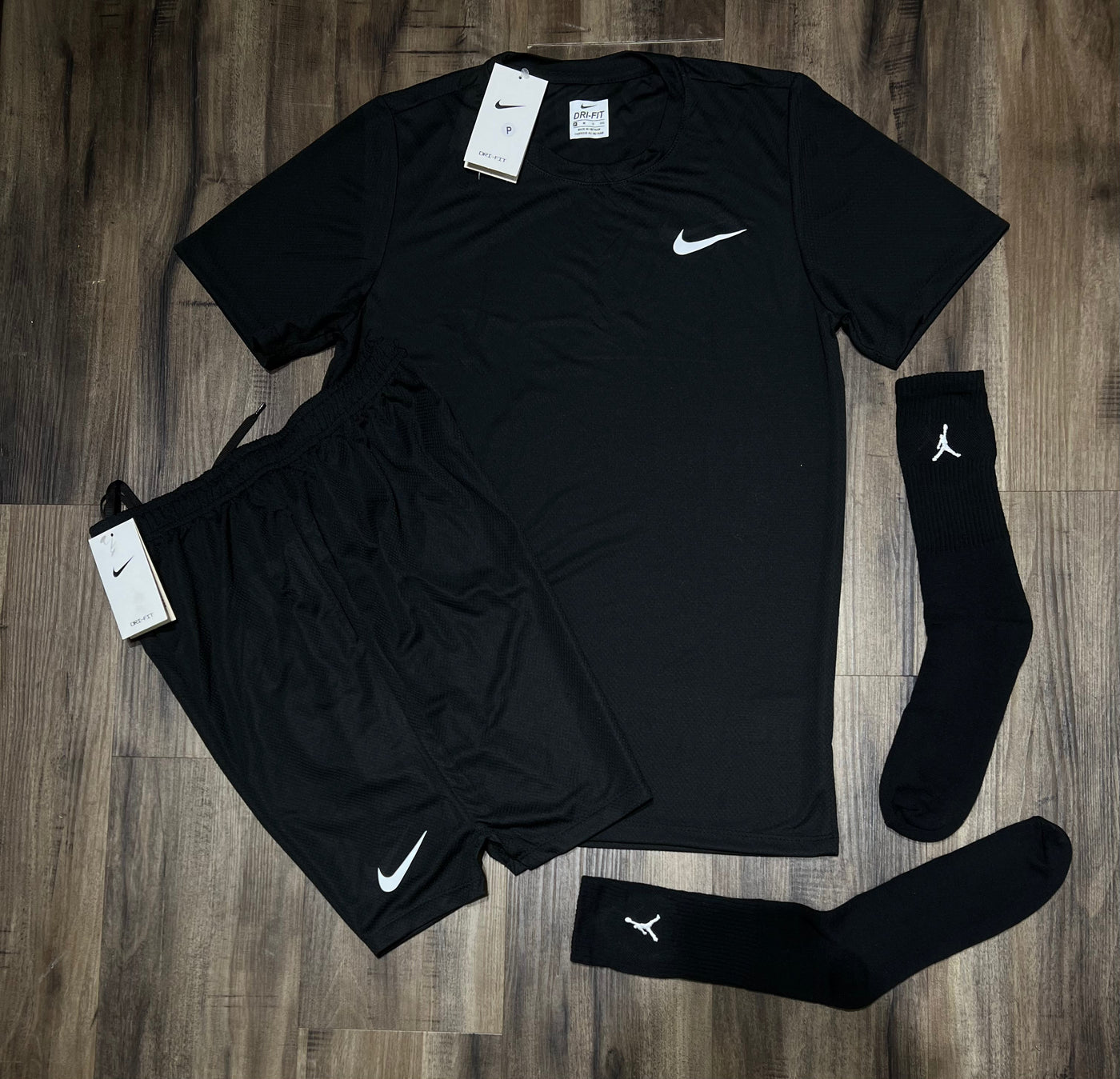 Conjuntos Dri-Fit: Camiseta + Shorts + Meia - Nike