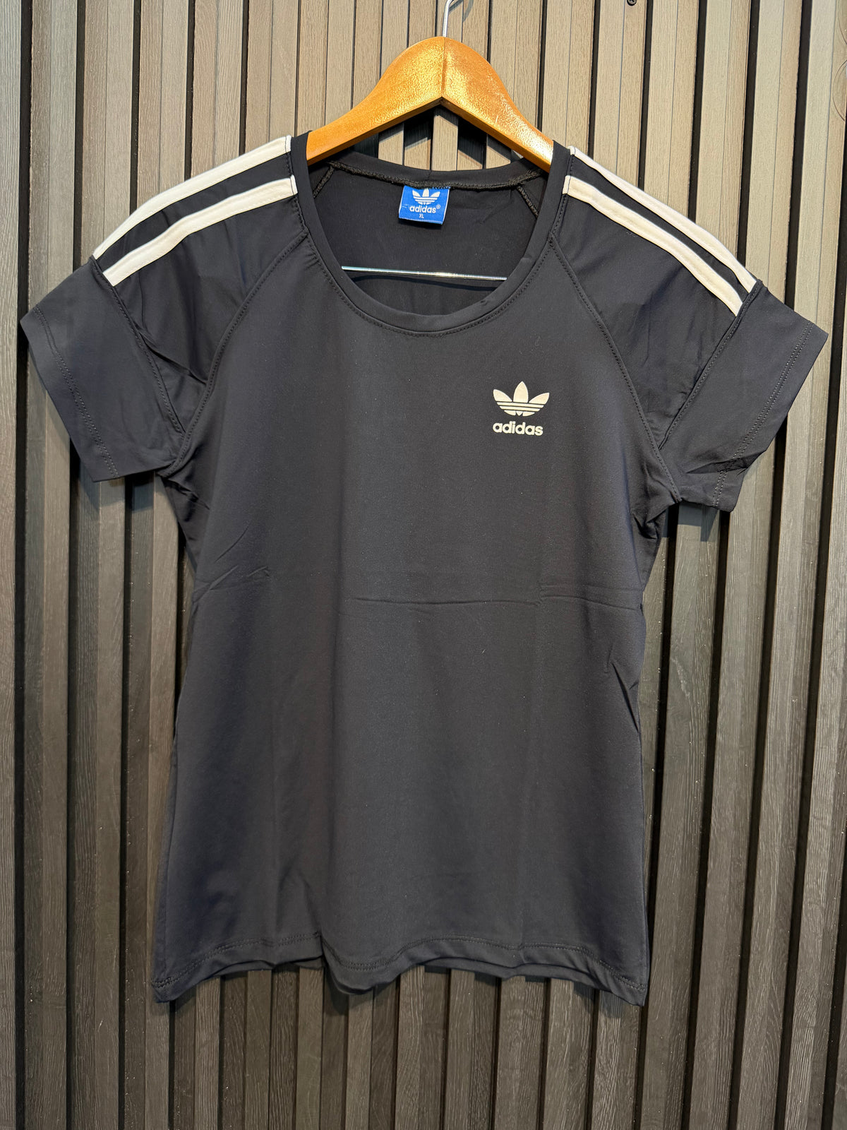 Camiseta Dri-Fit Adidas – Feminino