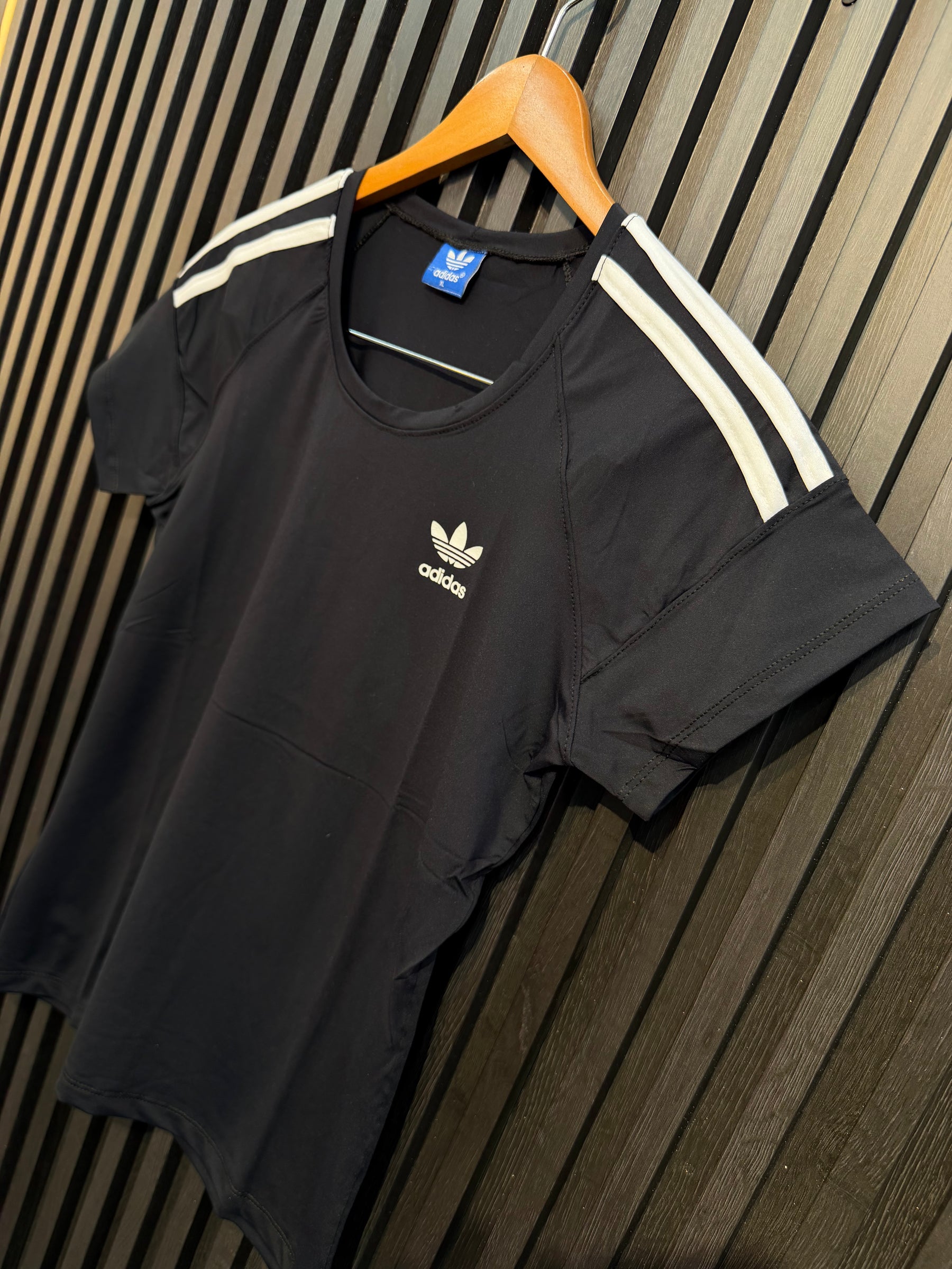 Camiseta Dri-Fit Adidas – Feminino