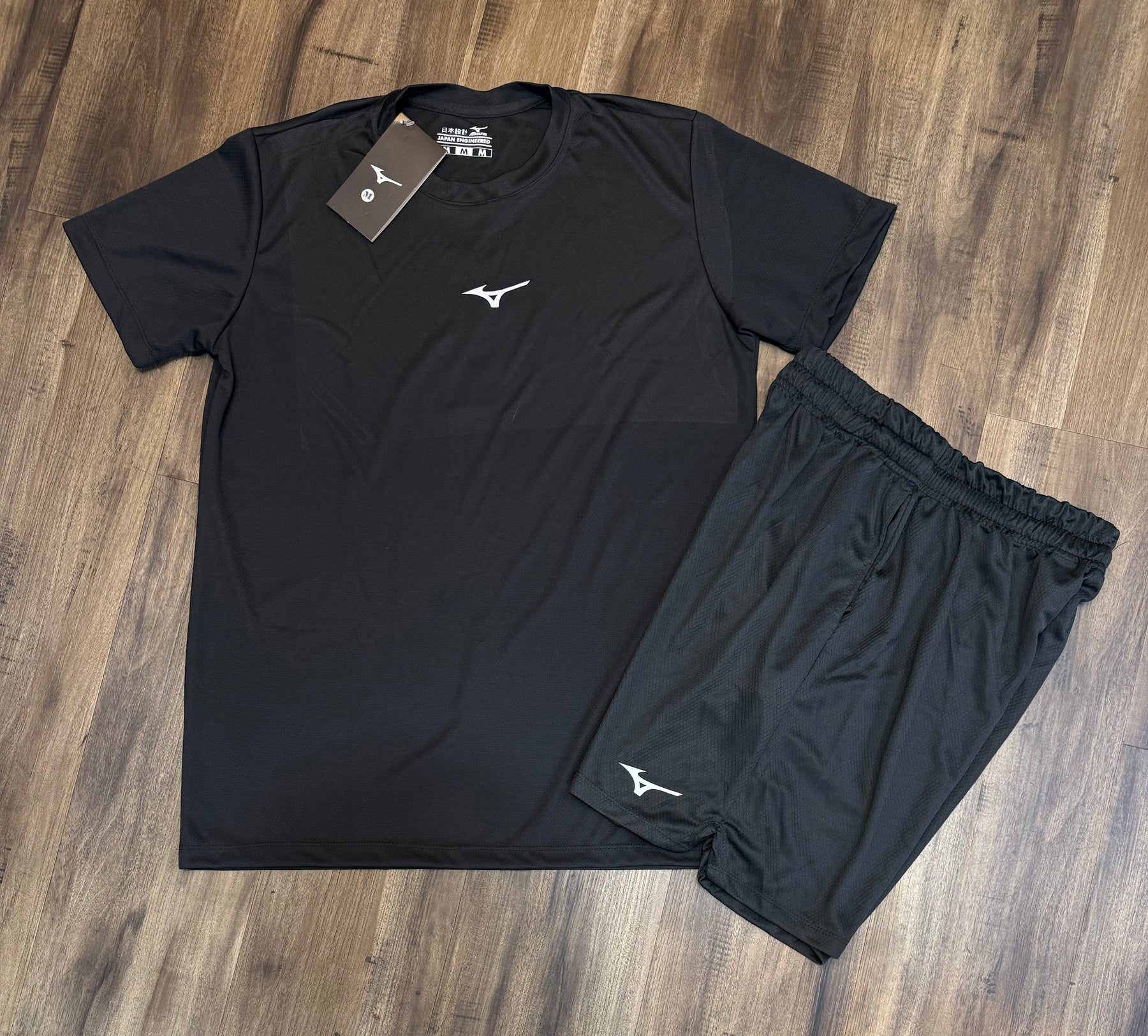 Conjunto camiseta e shorts Mizuno