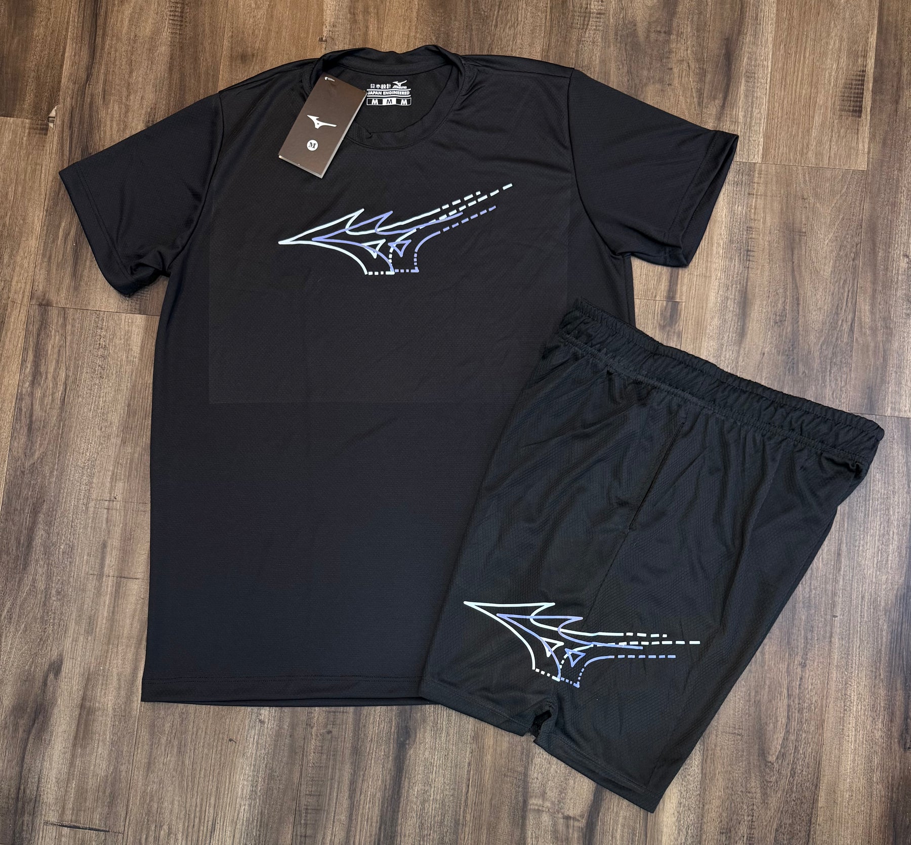 Conjunto camiseta e shorts Mizuno