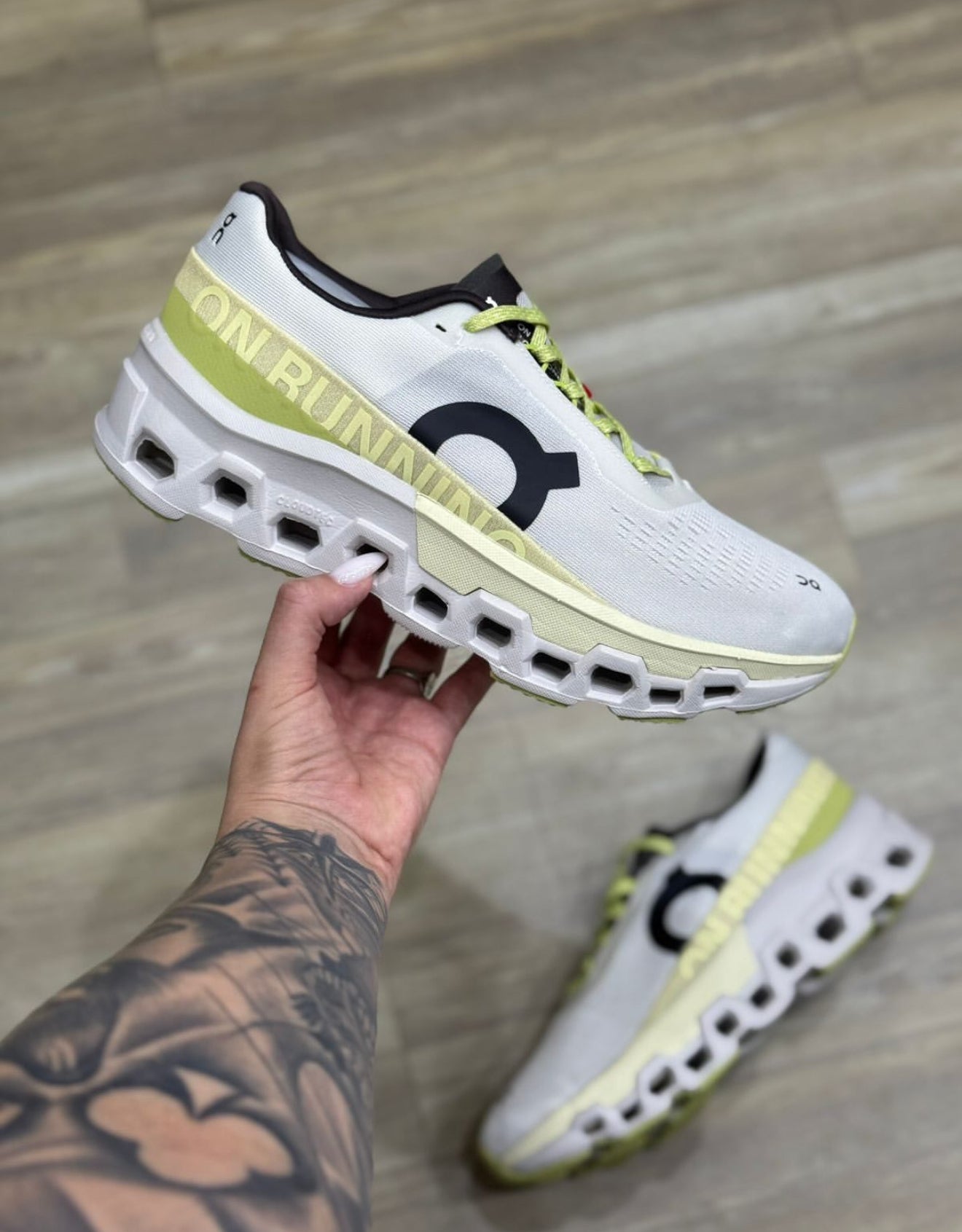 Tennis on running cloudmonster2 premium