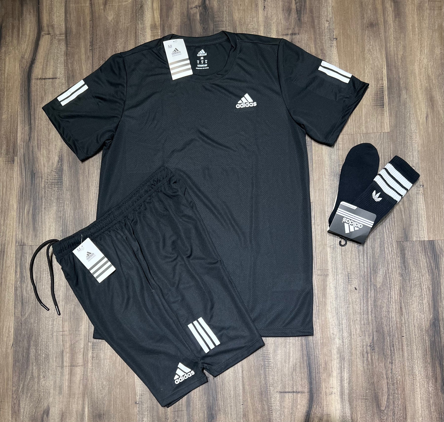 Oferta Kit adidas camiseta shorts e meia