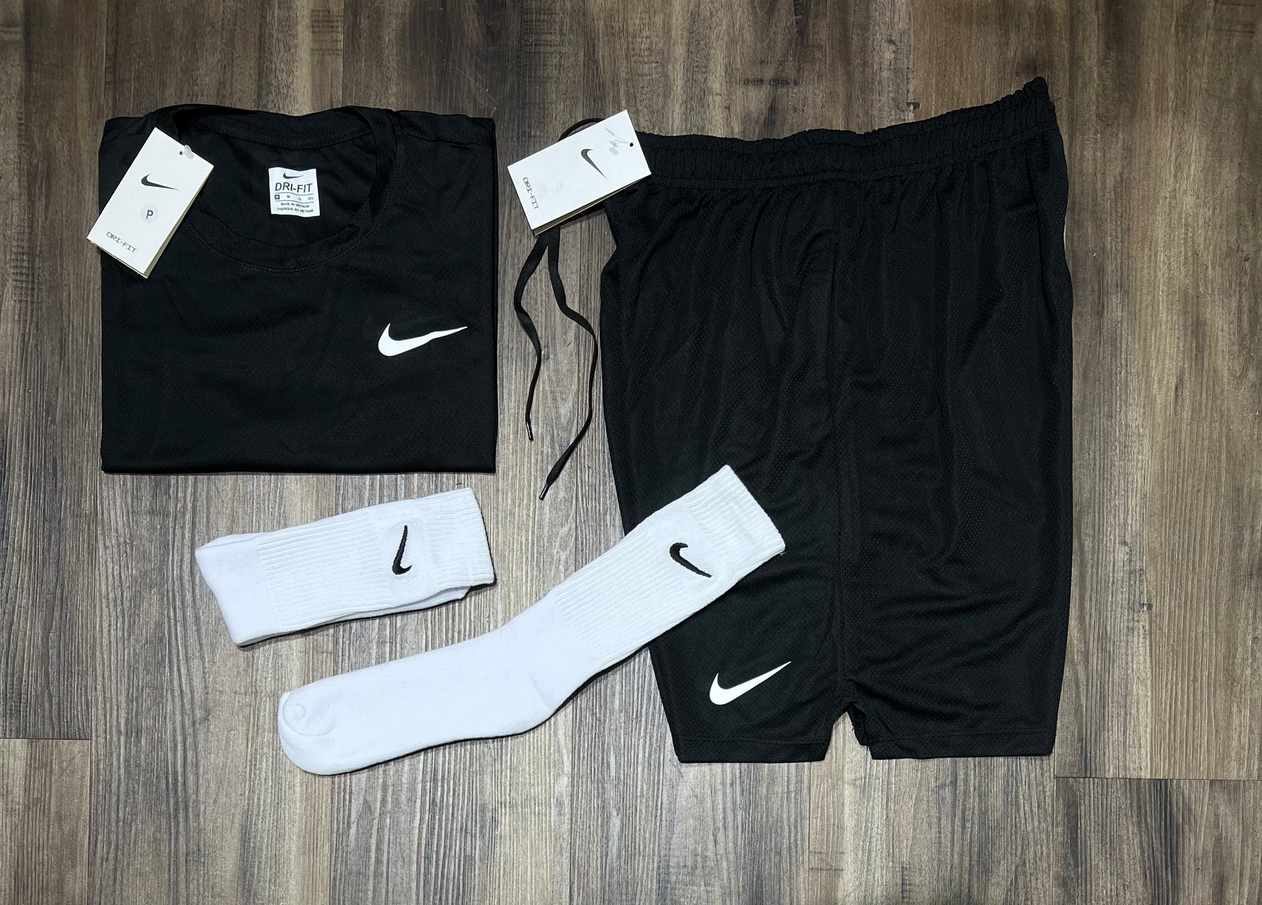 Oferta Kit nike camiseta shorts e meia