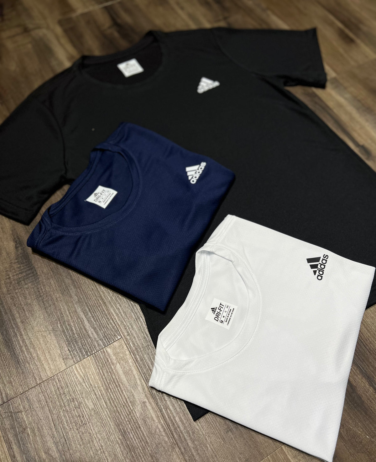 Kit com 3 camisetas adidas dri-fit