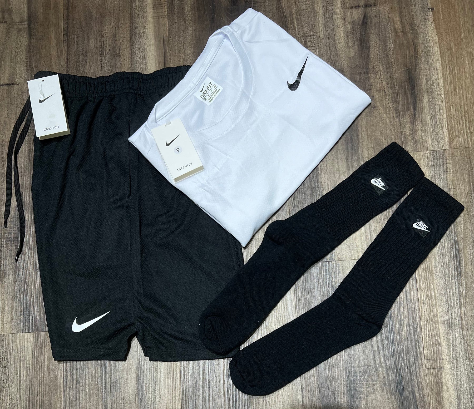 Oferta Kit nike camiseta shorts e meia