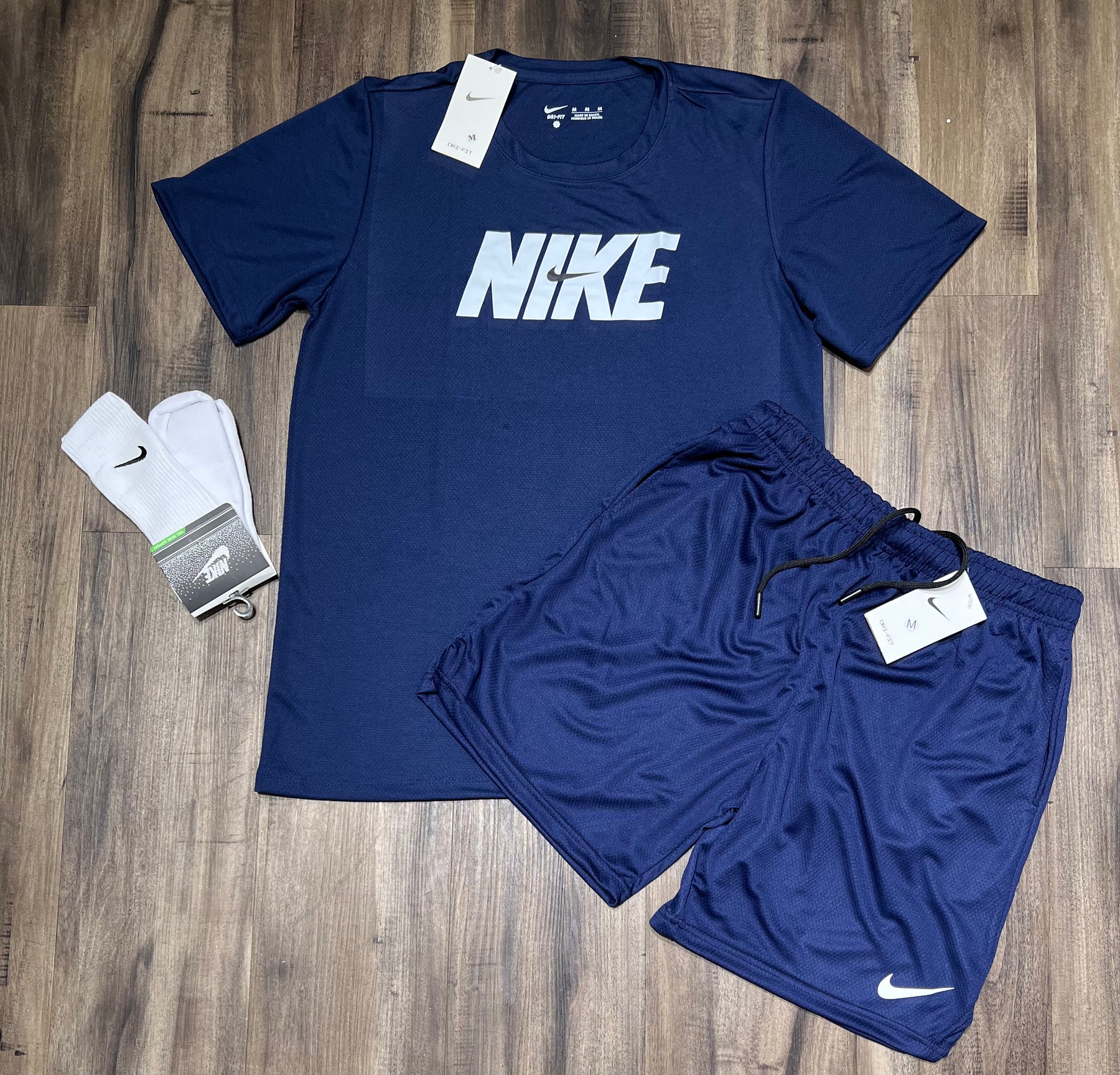 Oferta Kit nike camiseta shorts e meia