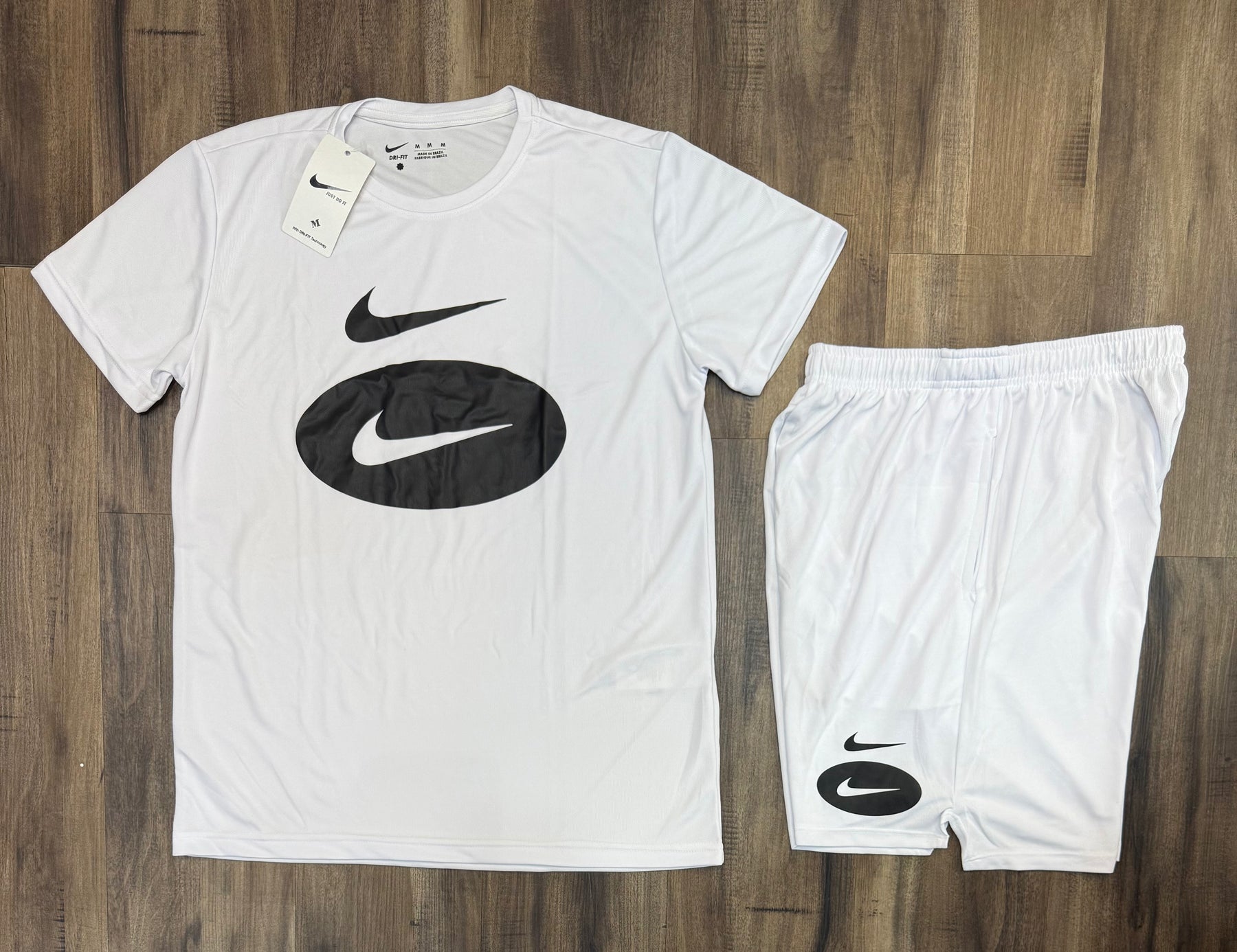 Conjunto Dri-Fit: Camiseta + Shorts - Nike