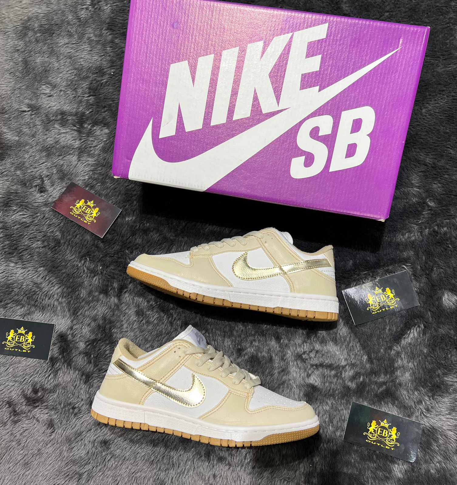 Dunk Low Gold lançamento