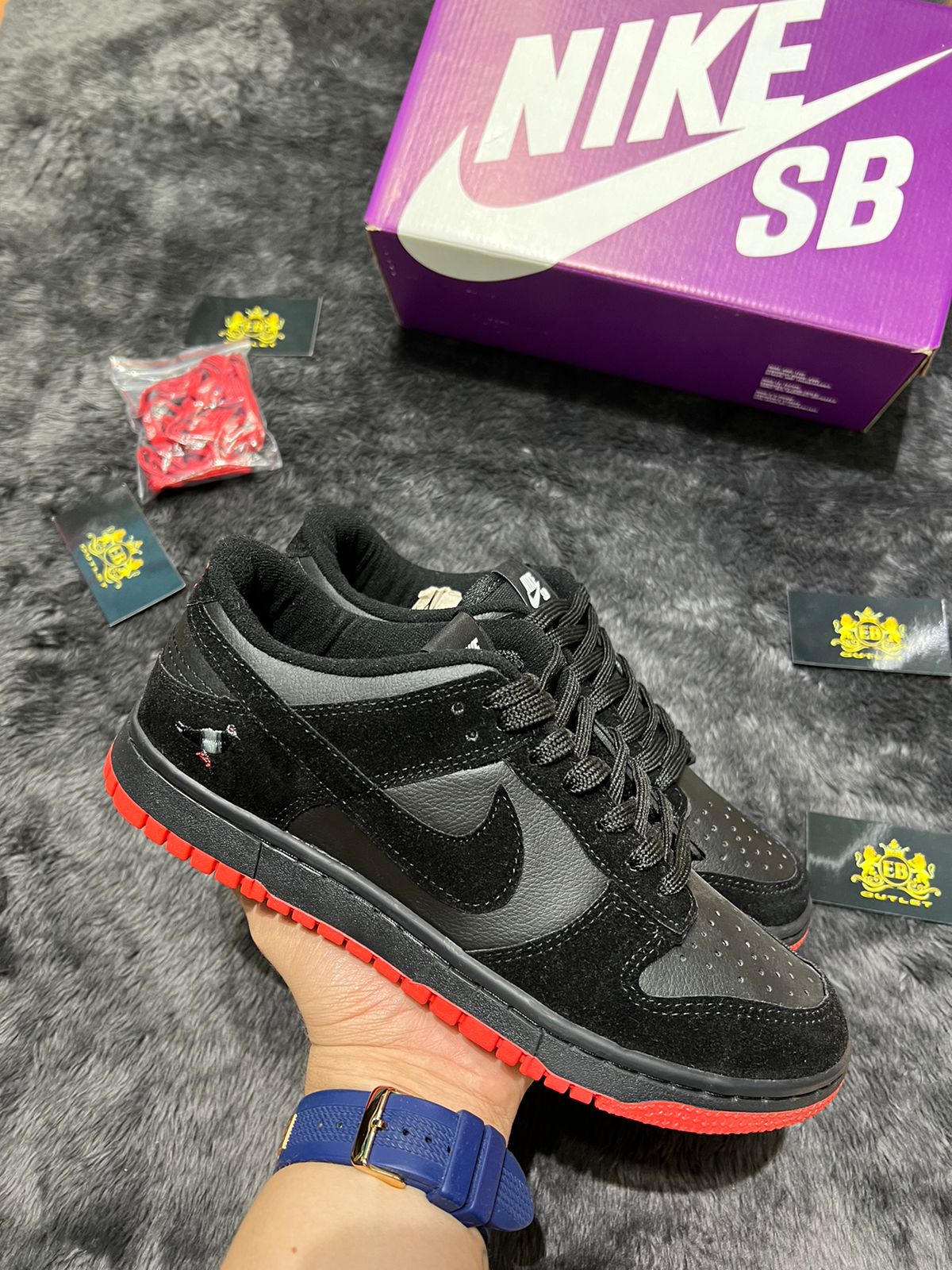 Dunk Low Bird lançamento + relógio de brinde