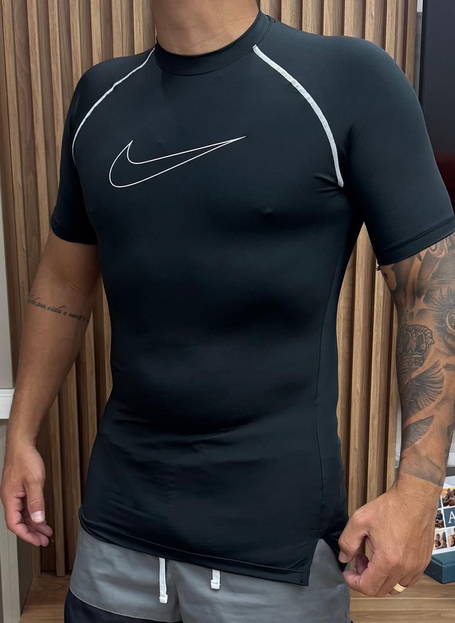 Camiseta Térmica Nike Lançamento Compressão