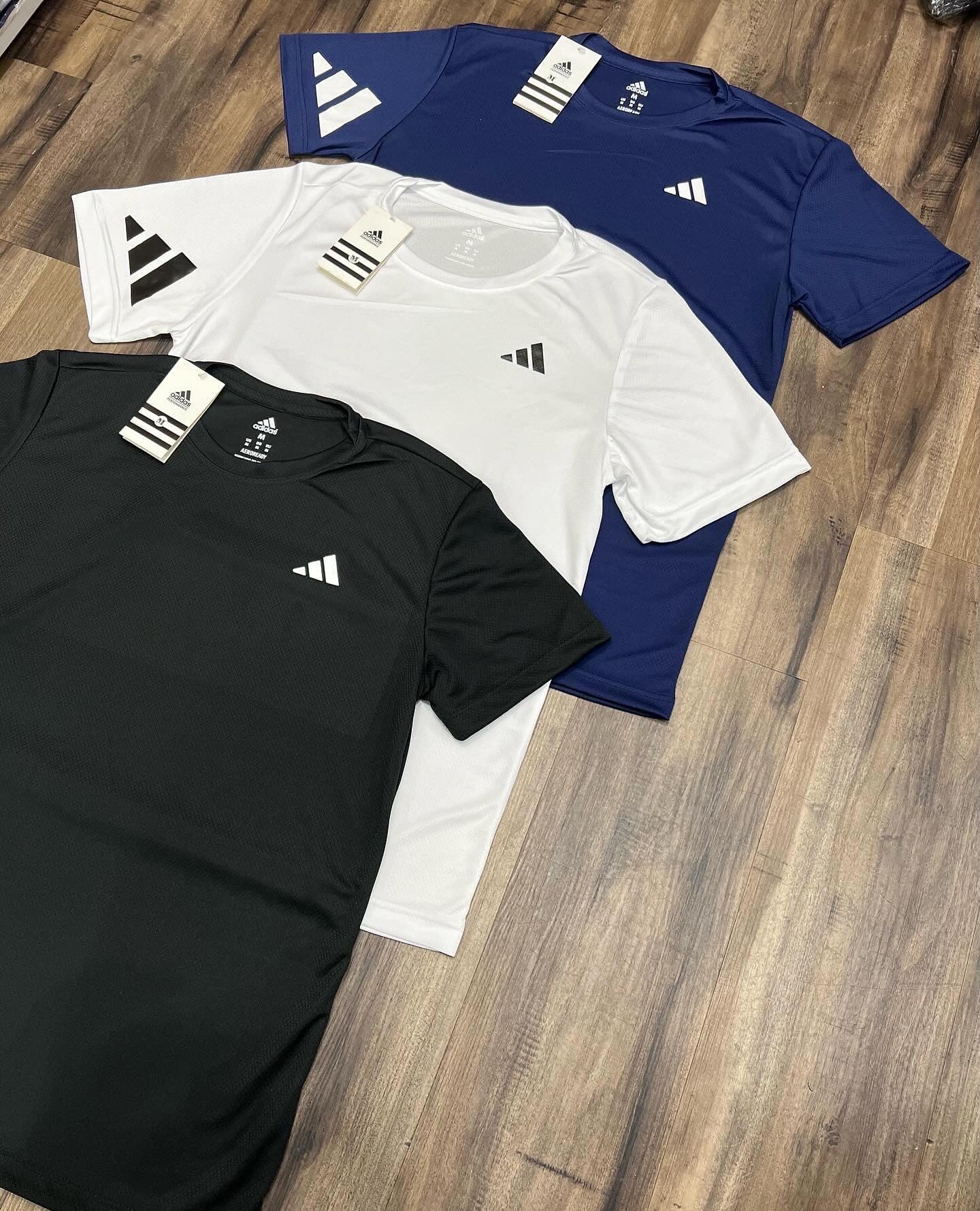 Kit com 3 camisetas dri-fit adidas