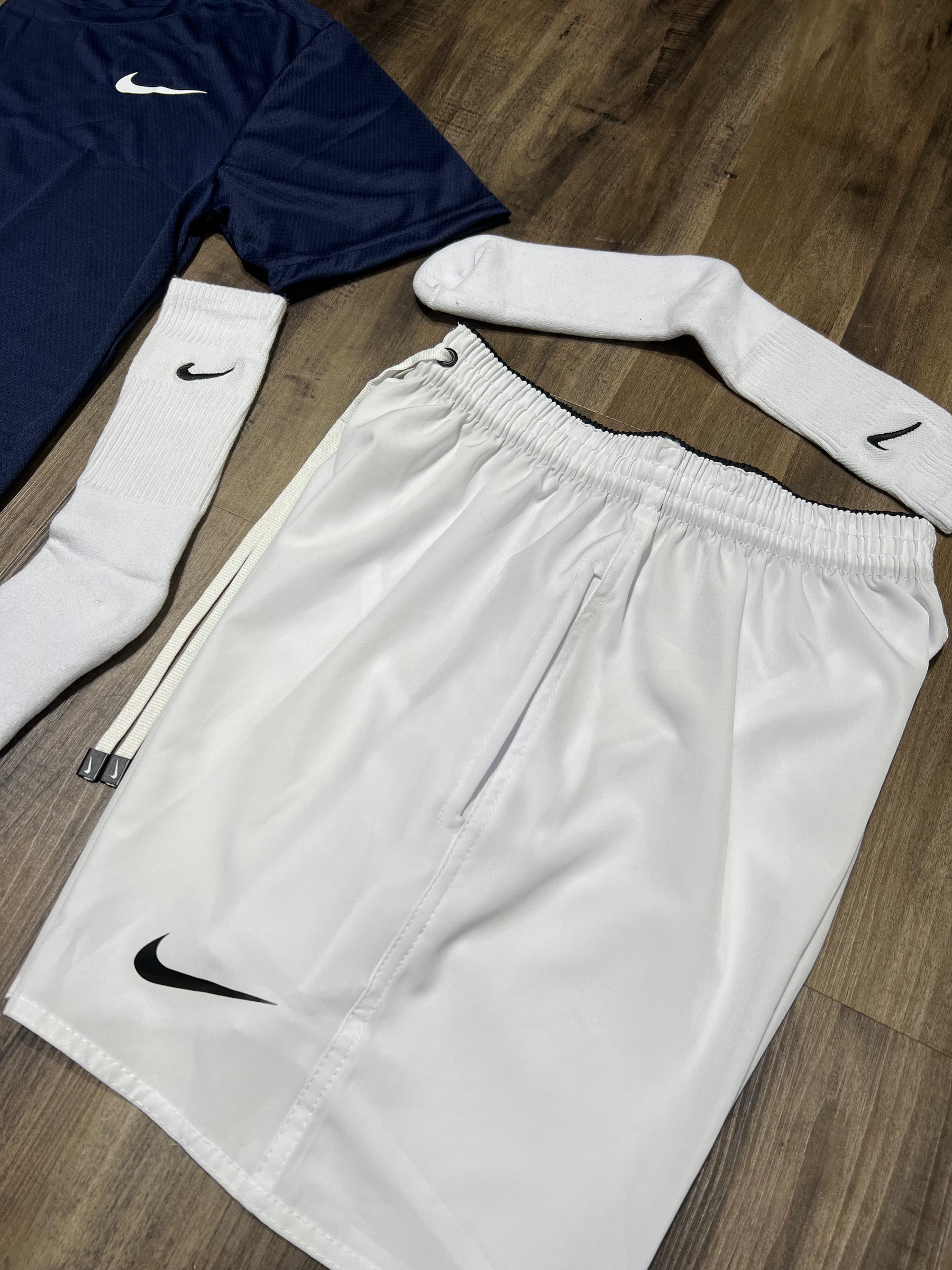 Oferta Kit nike camiseta shorts e meia
