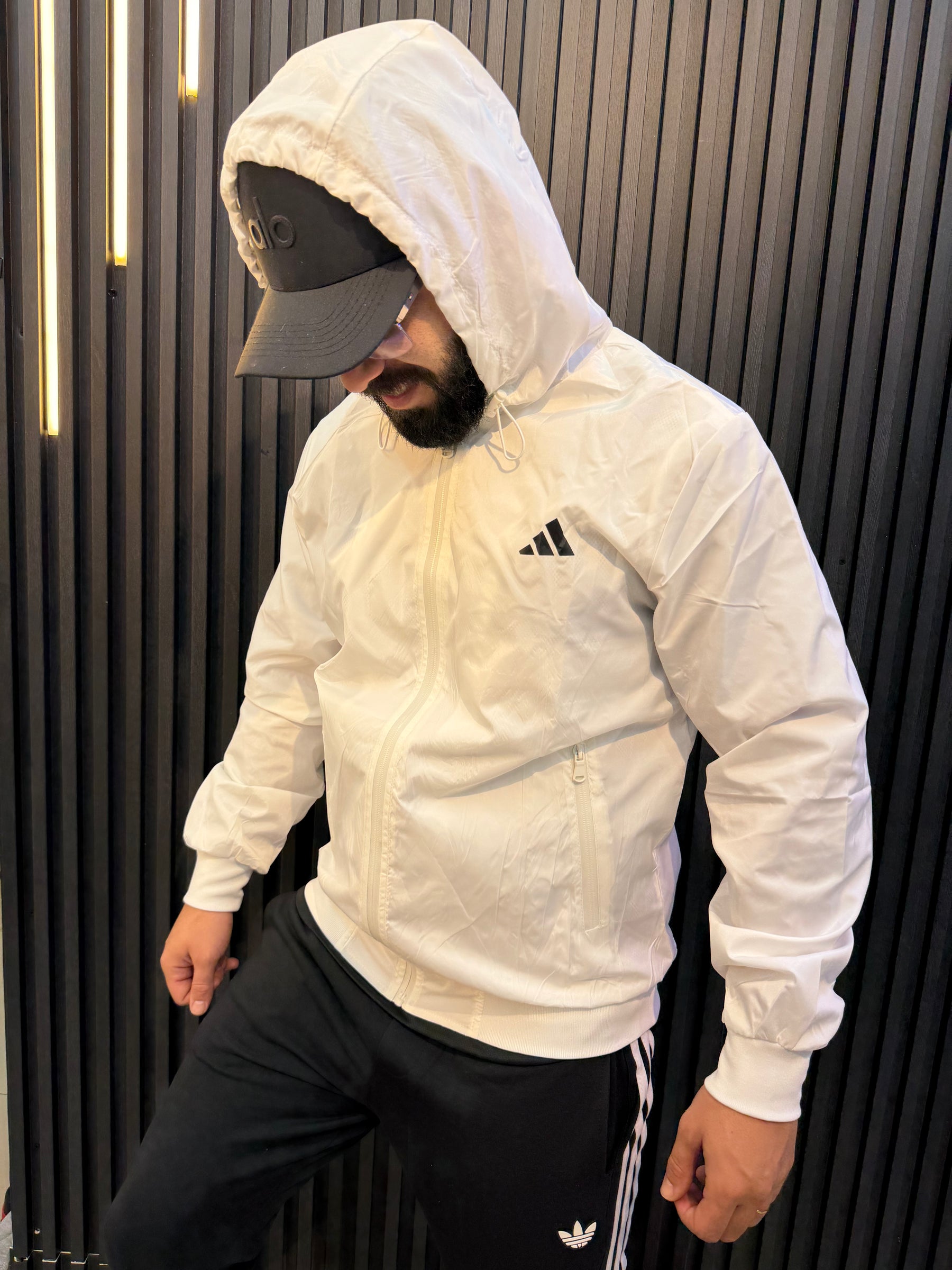 Jaqueta Adidas - Corta Vento impermeável forrado