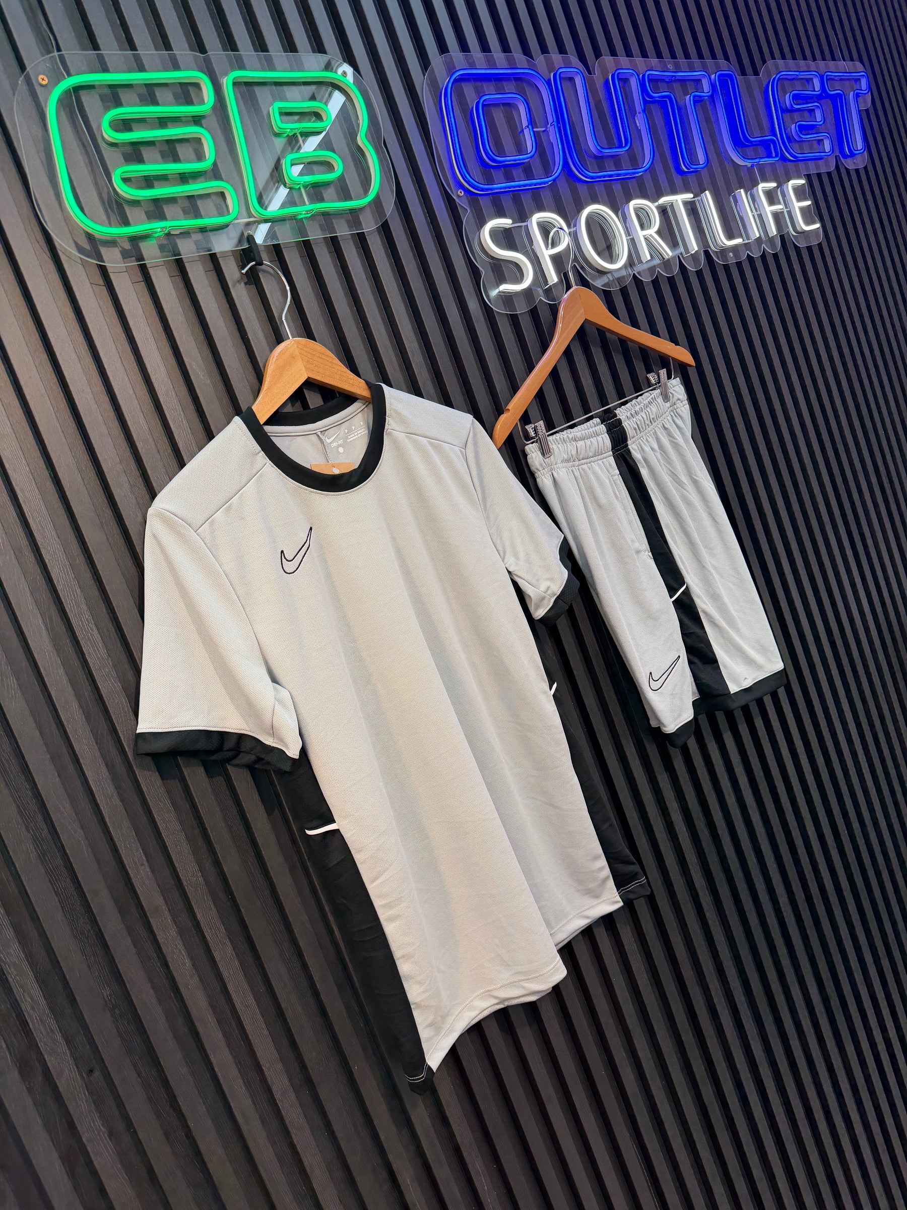 Conjunto Drifit: Camiseta + Shorts - Nike Academy 2026