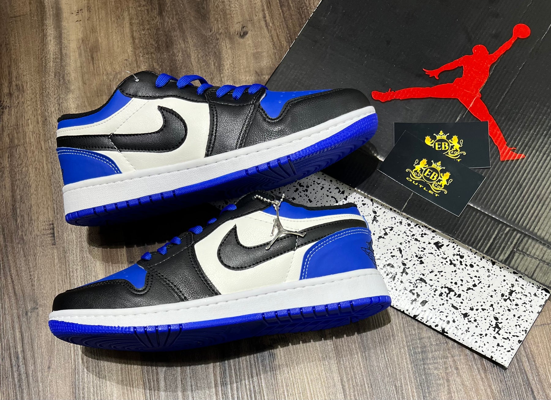 Jordan 1 Low Preto Lançamento + relógio de Brinde