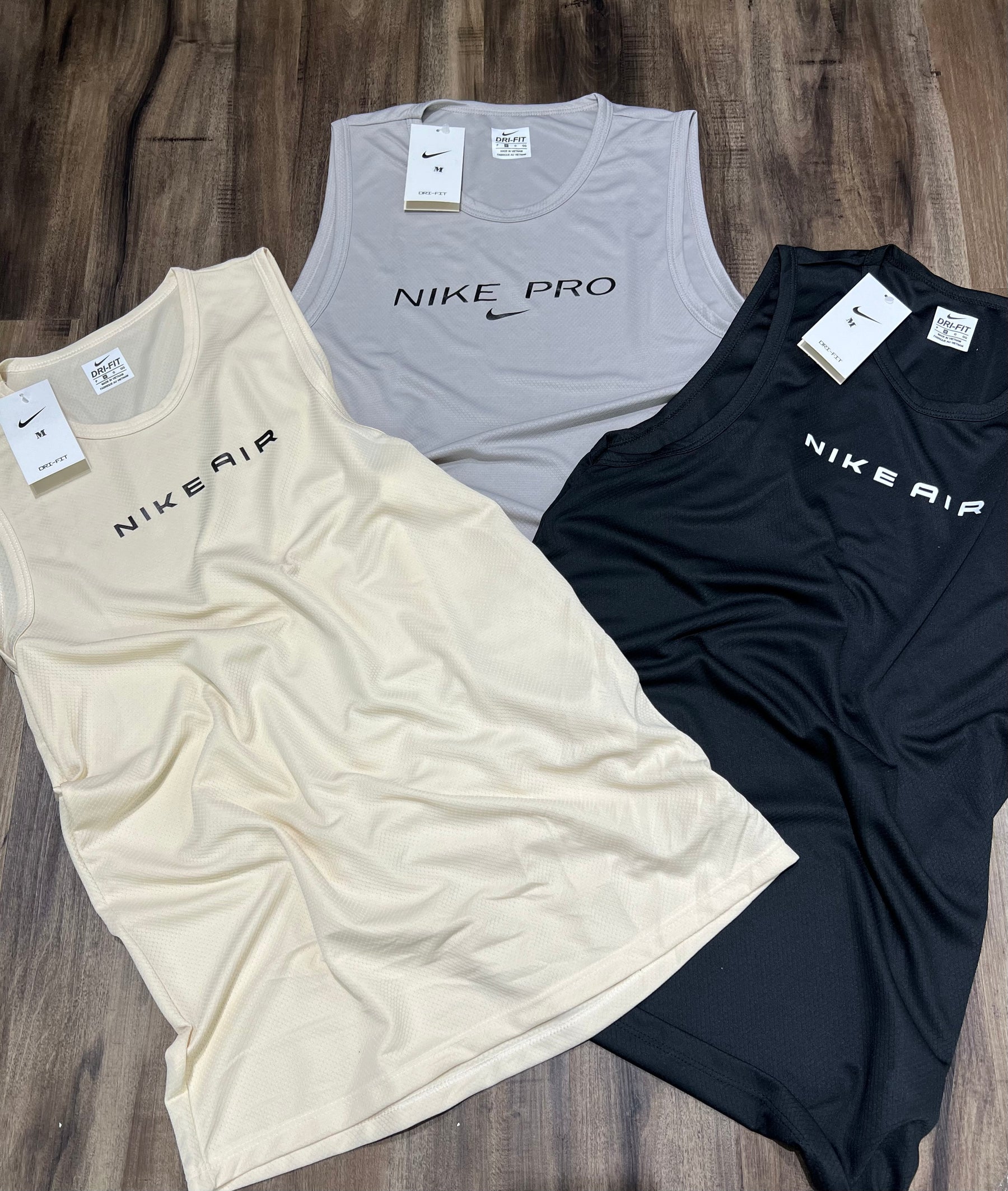 Kit com 3 regatas Nike dri-fit