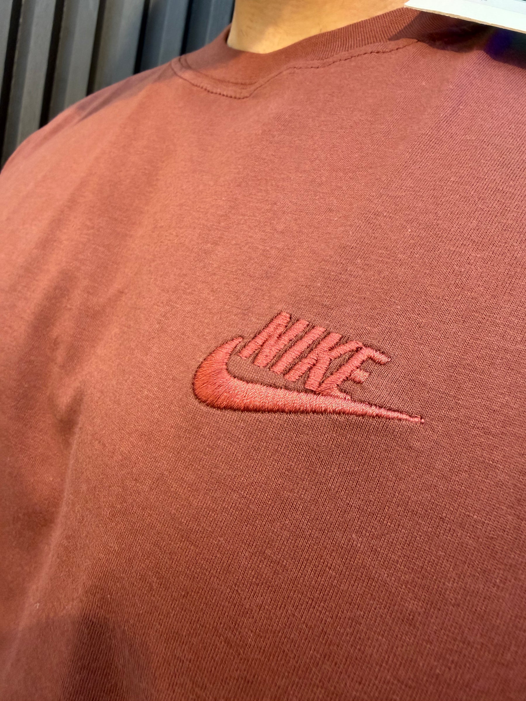 Camiseta Nike Sportswear Club - Malha 30.1