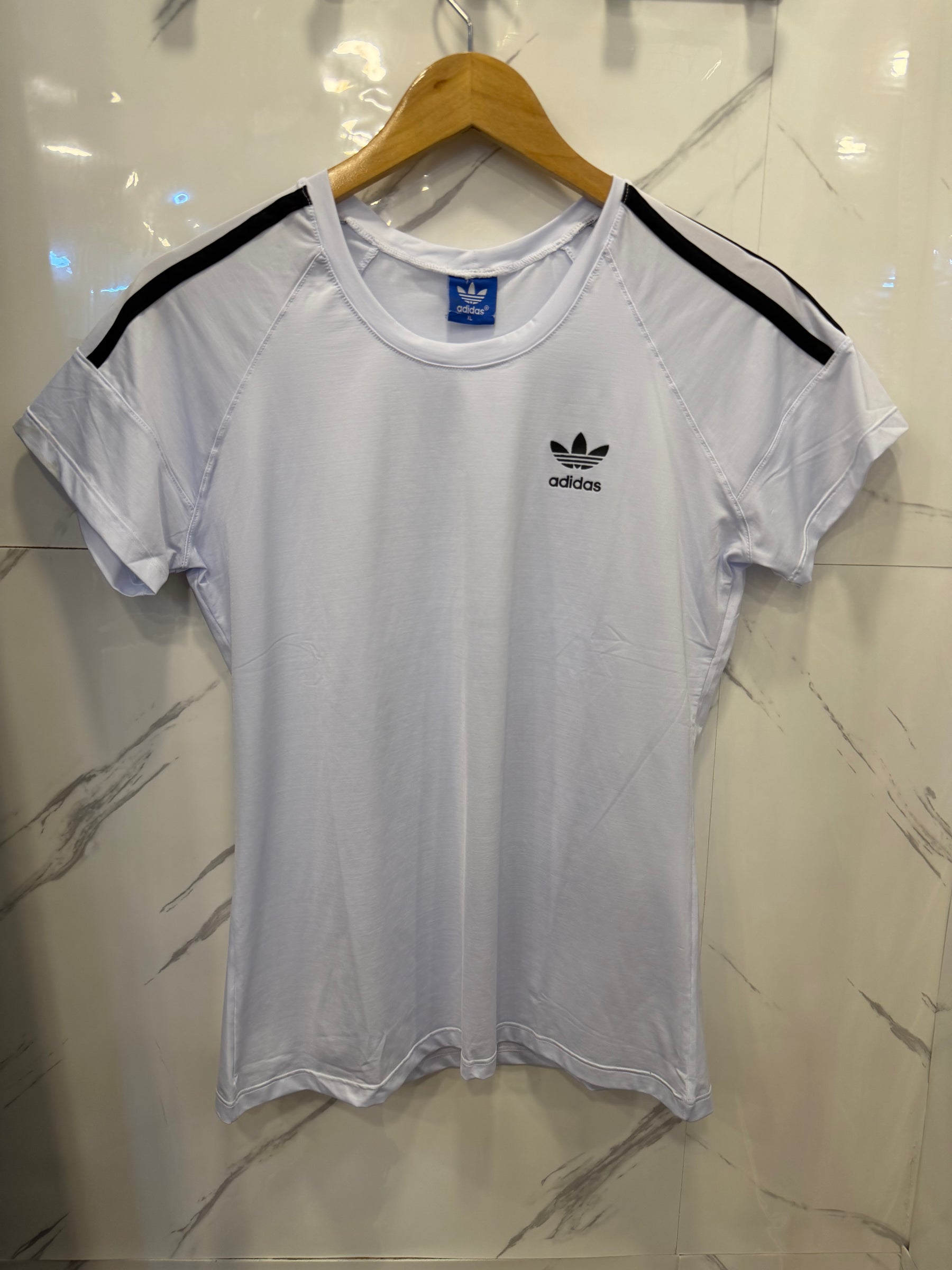 Camiseta Dri-Fit Adidas – Feminino