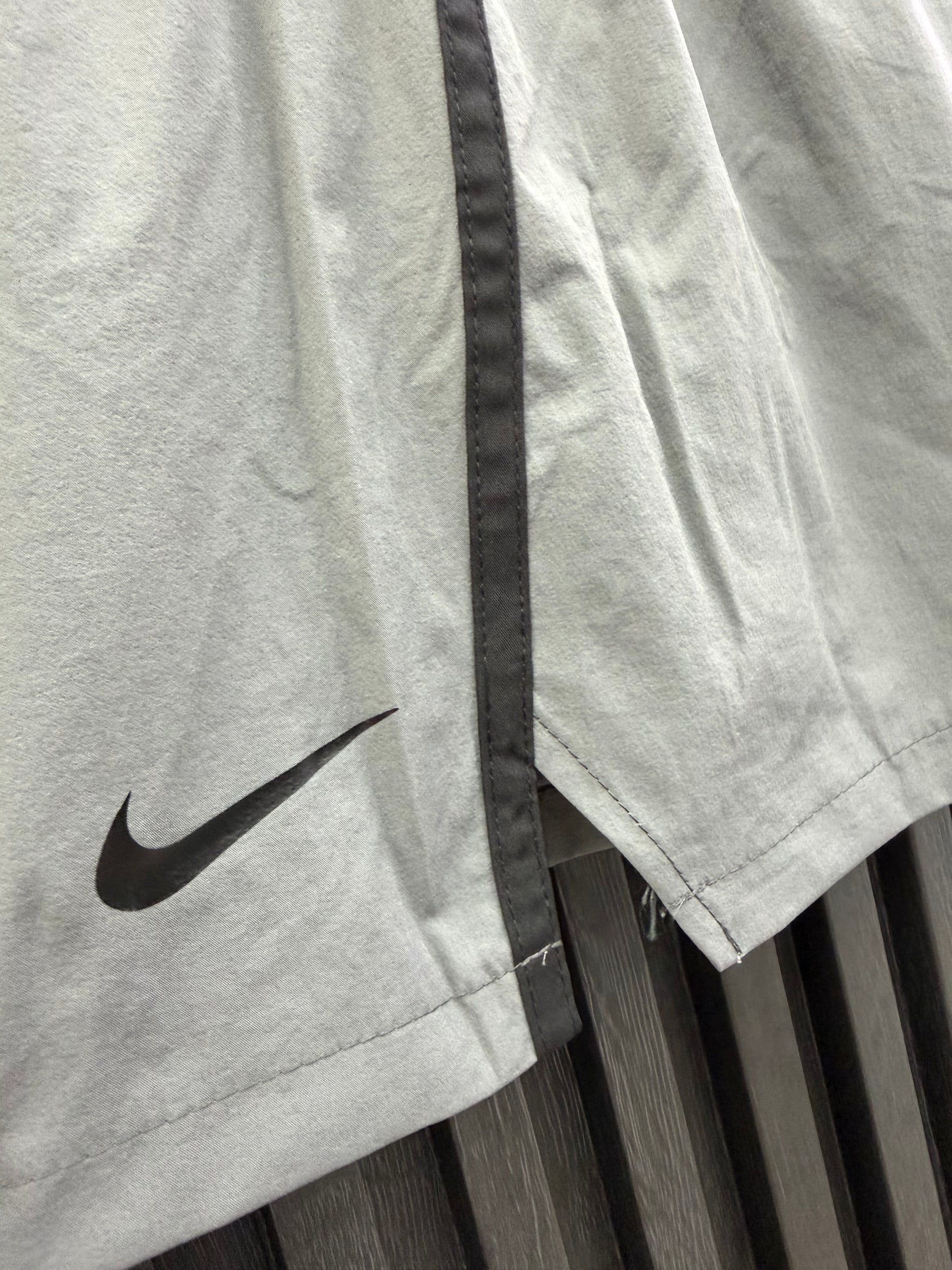 Shorts Dri-fit Nike - Feminino