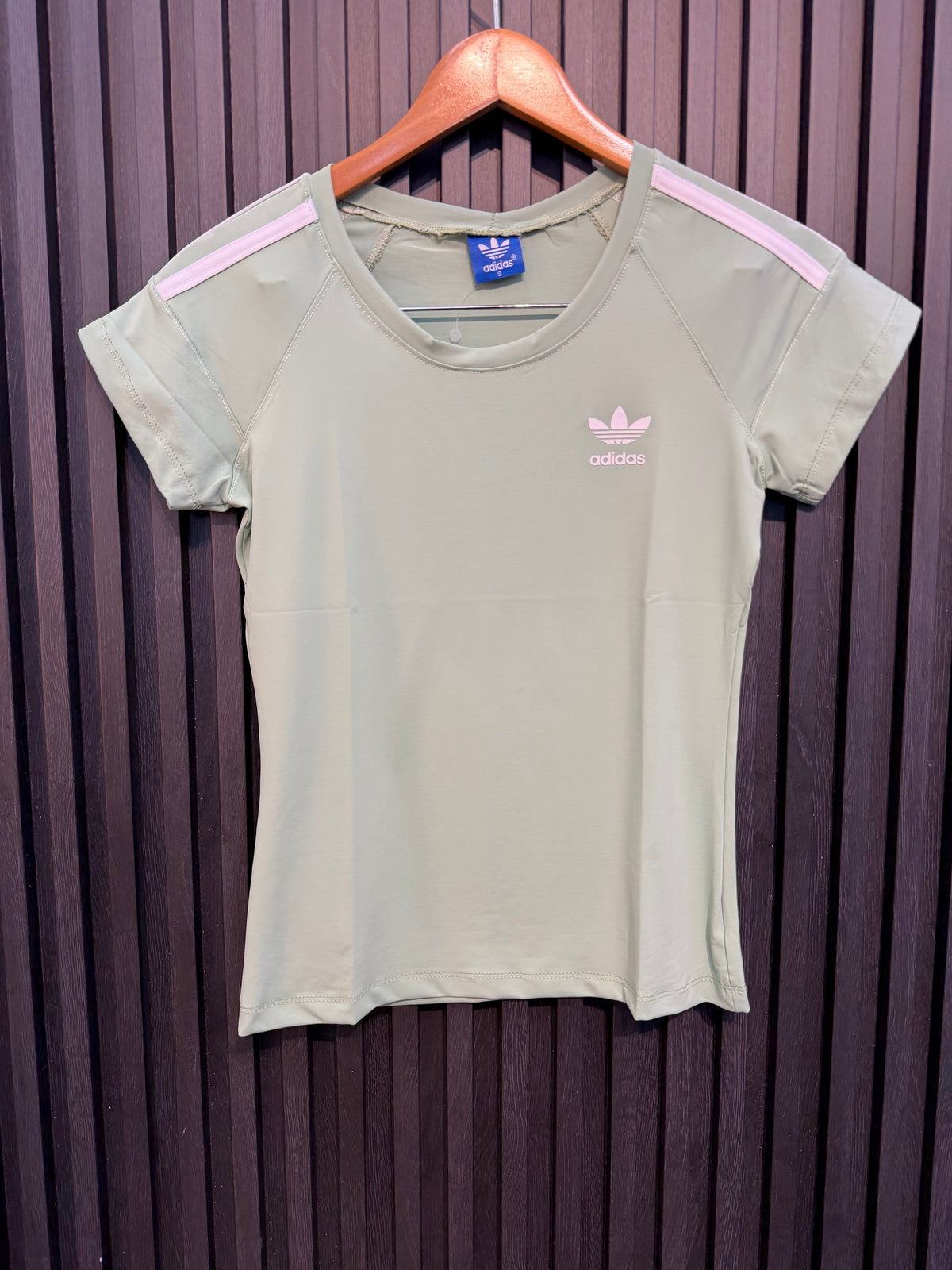 Camiseta Dri-Fit Adidas – Feminino