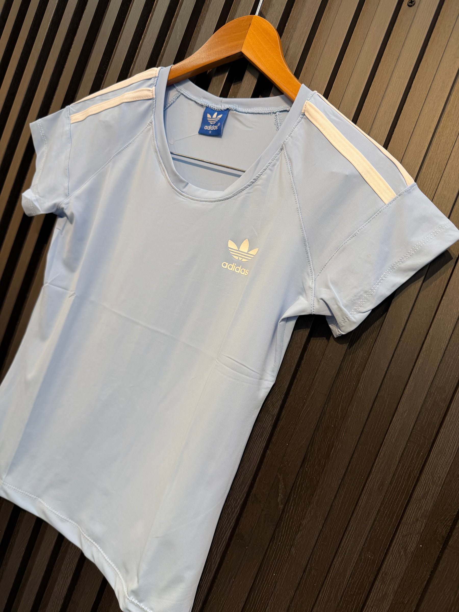 Camiseta Dri-Fit Adidas – Feminino