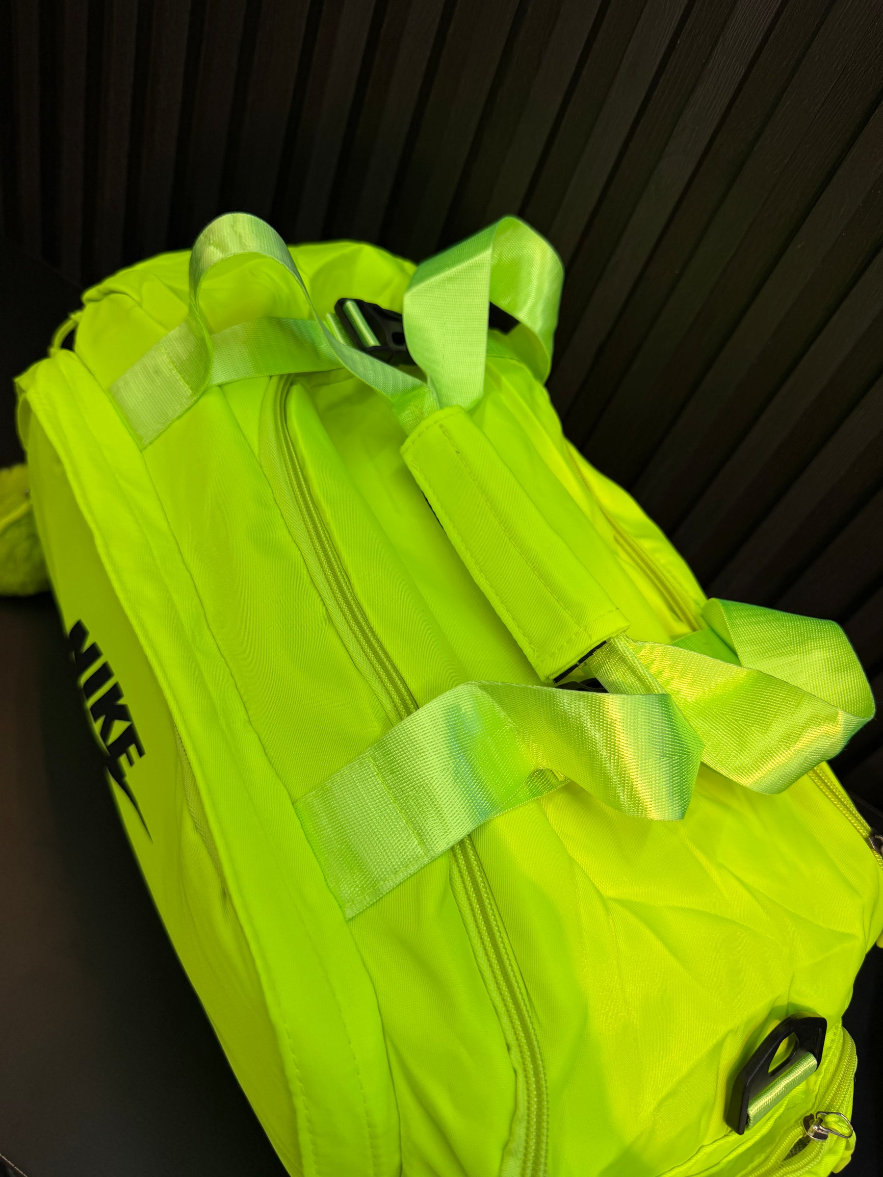 Bolsa Esportiva Nike Duffle - Verde Neon