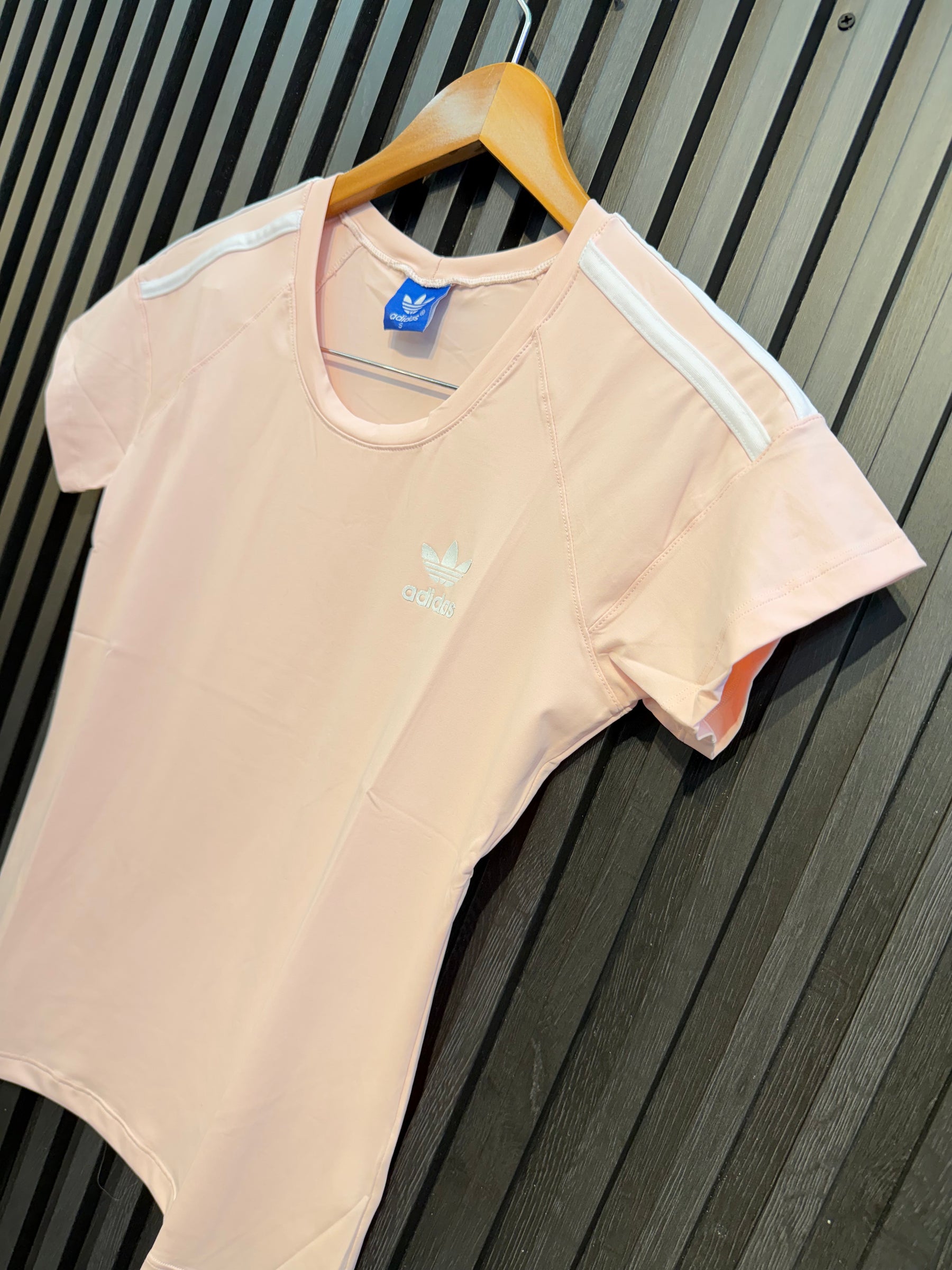 Camiseta Dri-Fit Adidas – Feminino