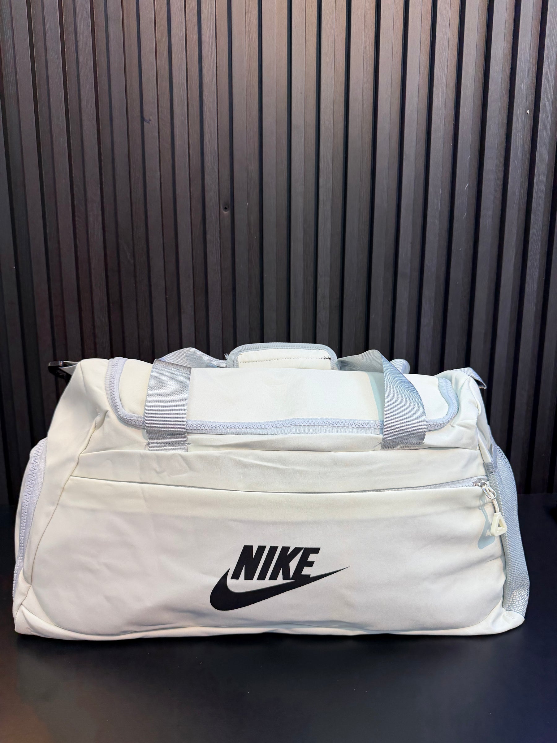 Bolsa Esportiva Nike Duffle - Branca