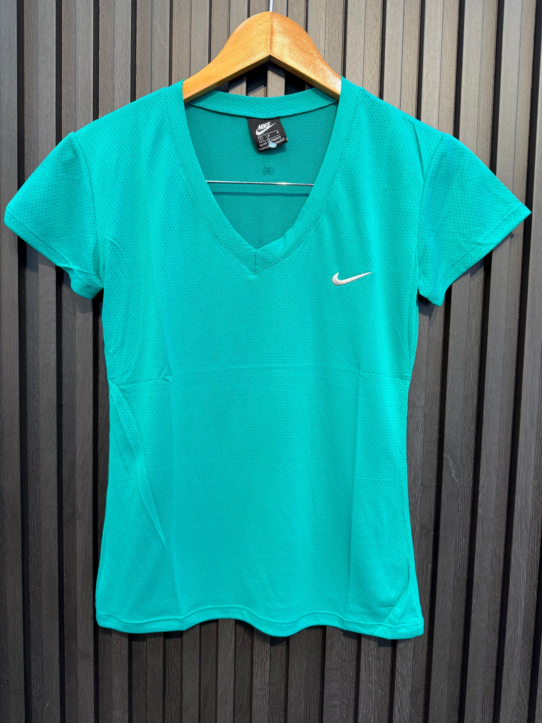 Camiseta Dri-Fit Nike – Feminino