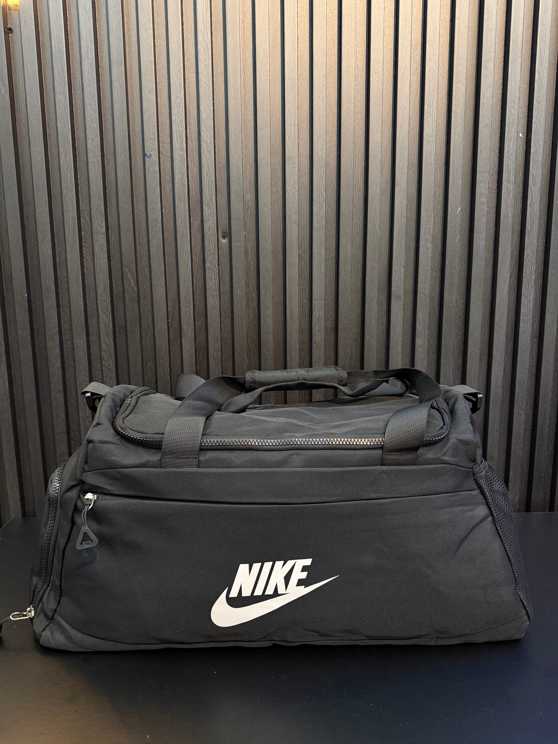 Bolsa Esportiva Nike Duffle - Preta