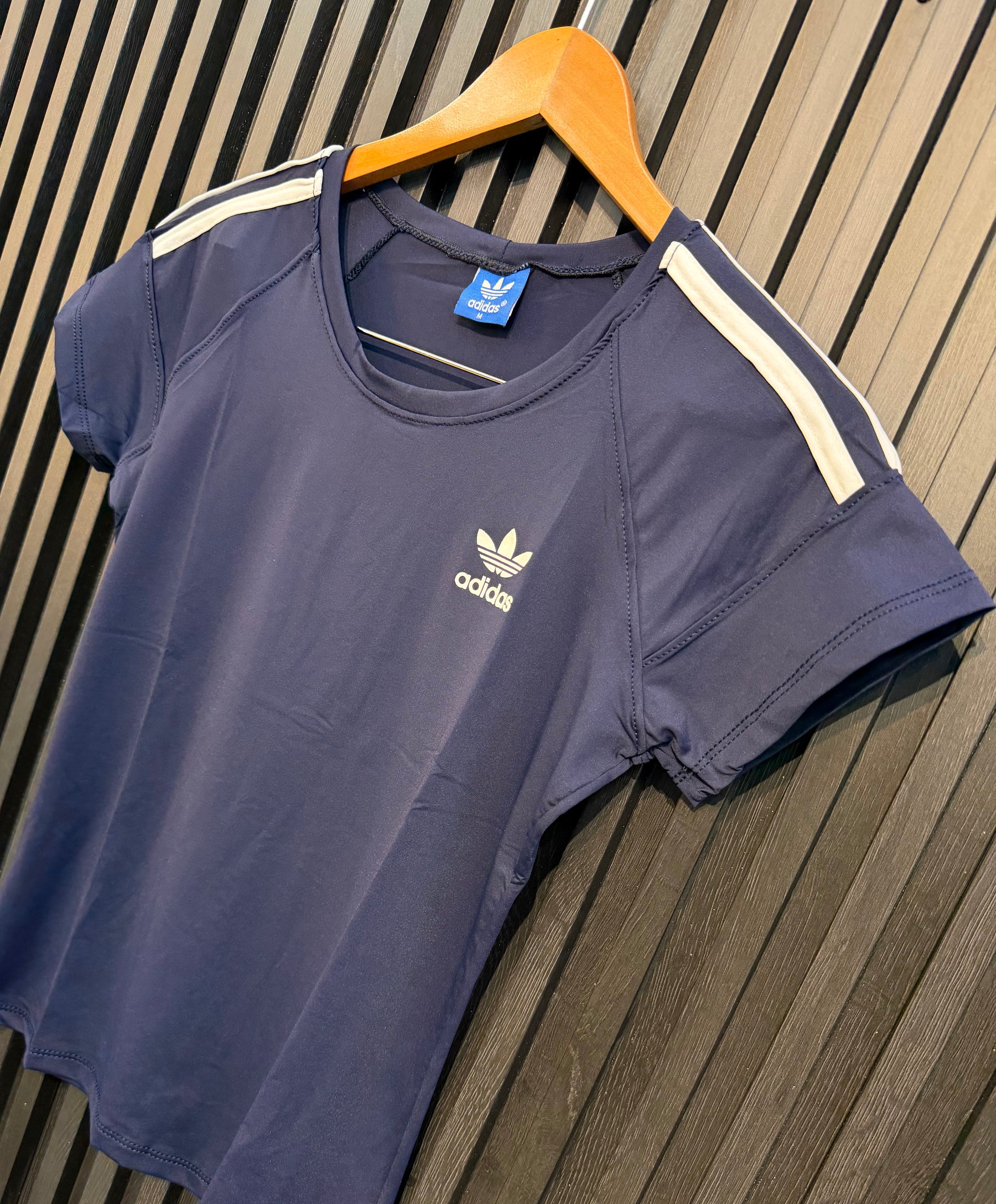 Camiseta Dri-Fit Adidas – Feminino