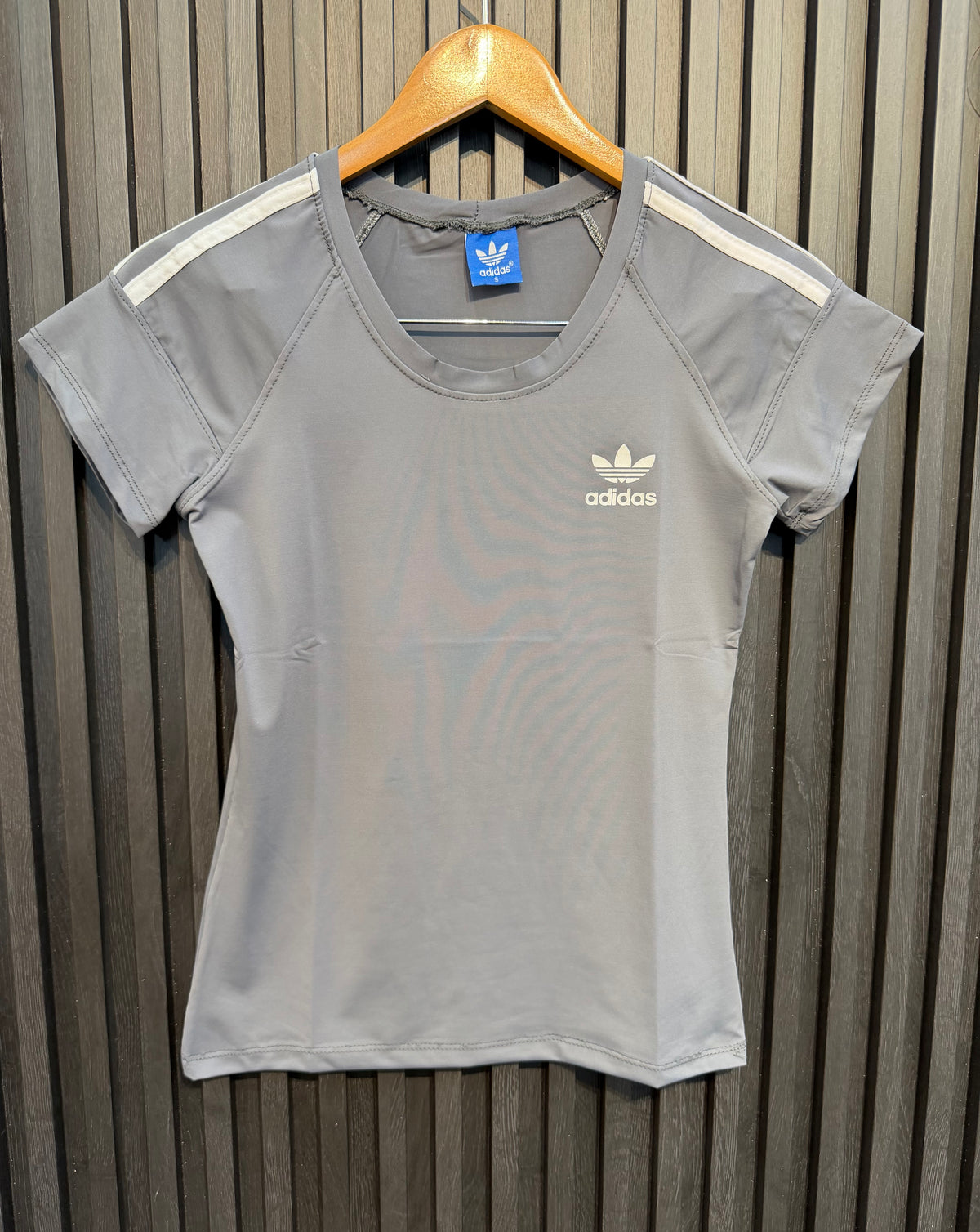 Camiseta Dri-Fit Adidas – Feminino