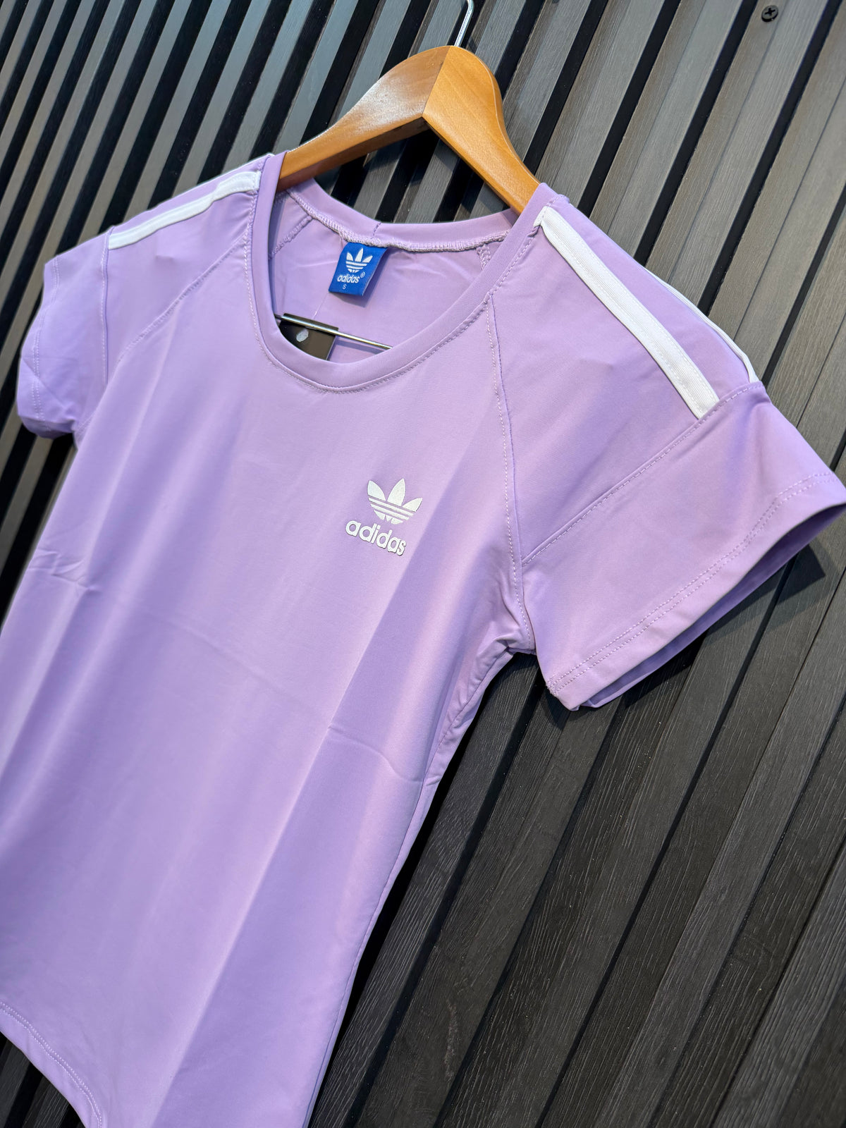 Camiseta Dri-Fit Adidas – Feminino