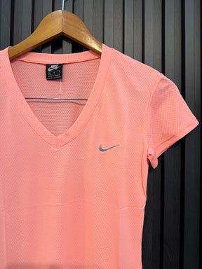 Camiseta Dri-Fit Nike – Feminino