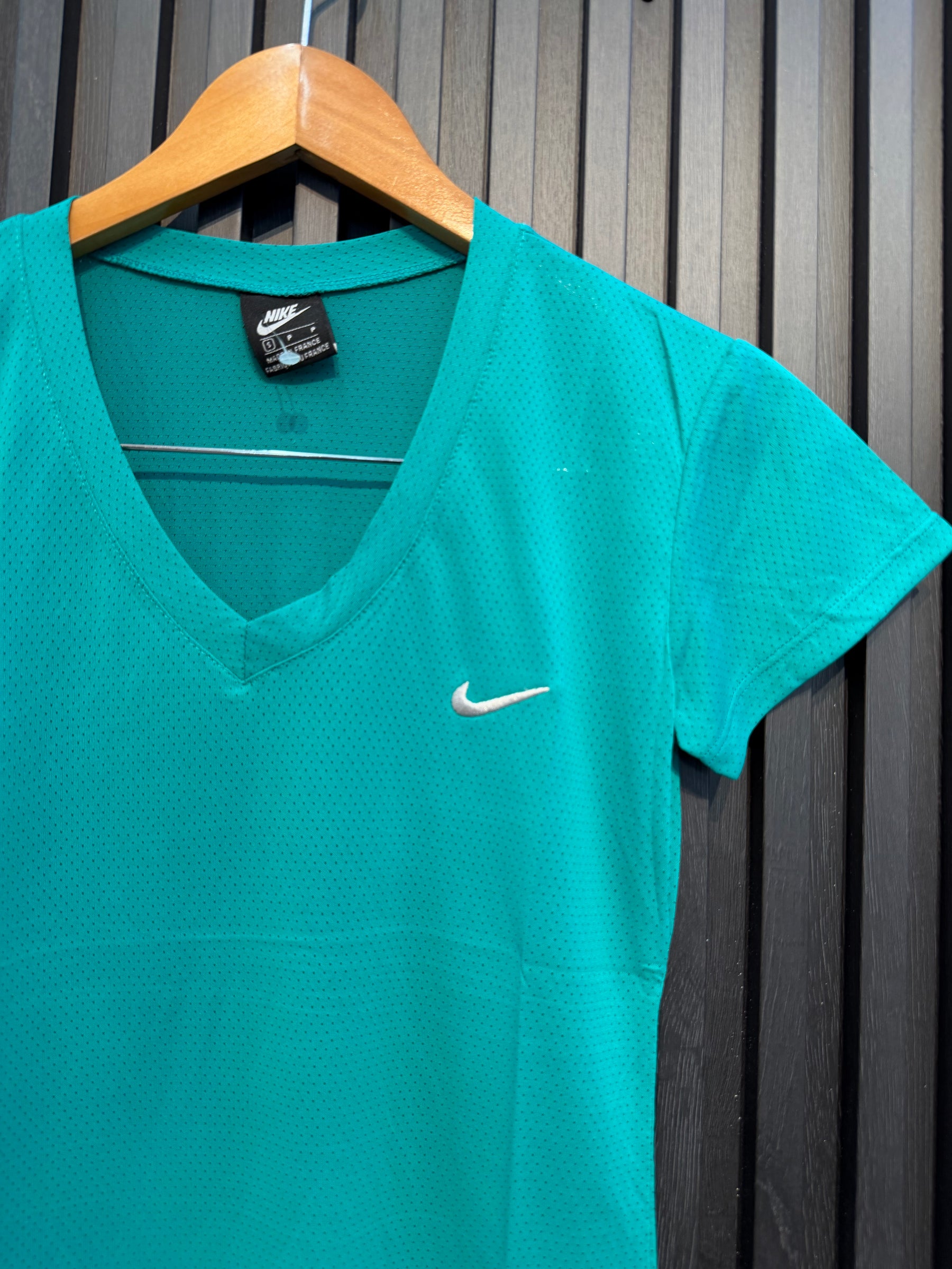 Camiseta Dri-Fit Nike – Feminino