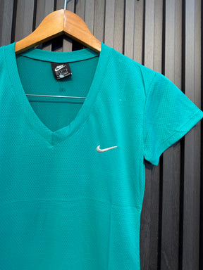 Camiseta Dri-Fit Nike – Feminino