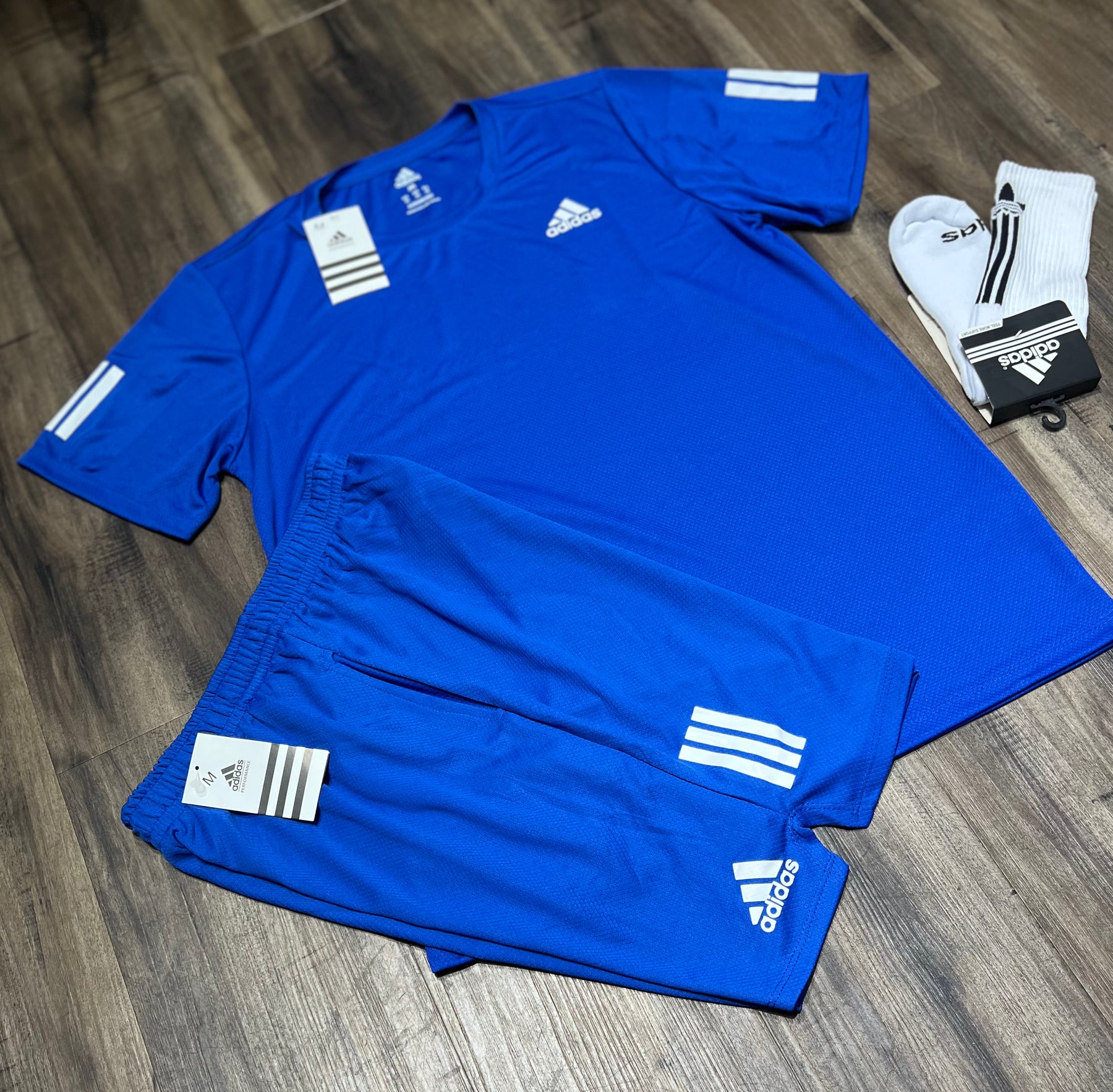 Oferta Kit adidas camiseta shorts e meia