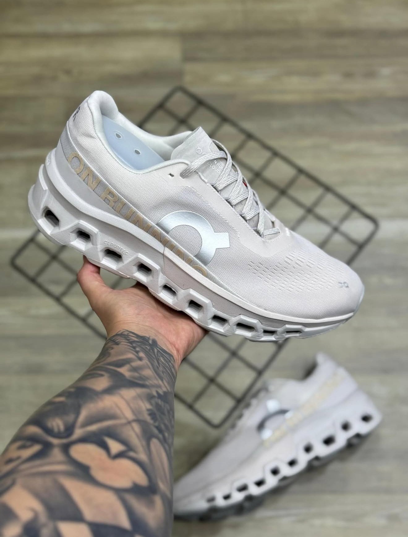 Tennis on running cloudmonster2 premium