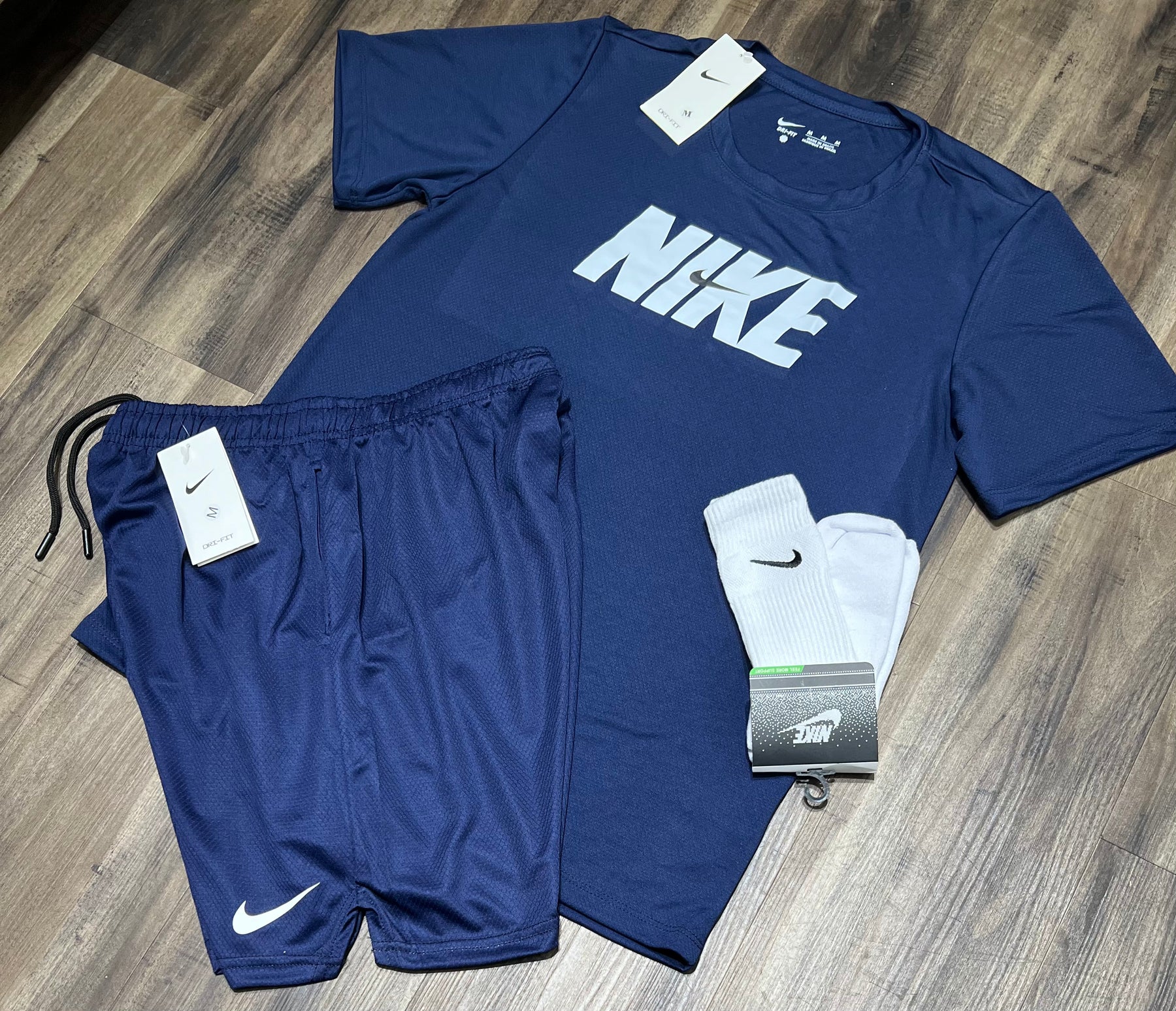 Oferta Kit nike camiseta shorts e meia