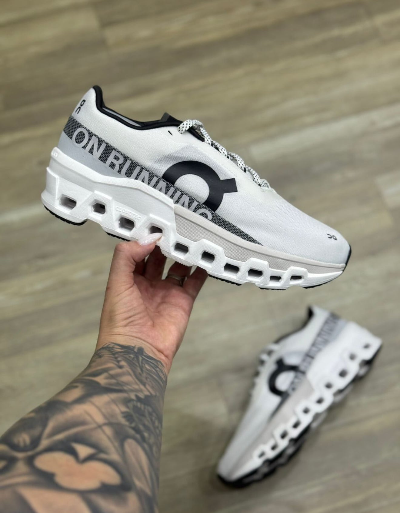 Tennis on running cloudmonster2 premium