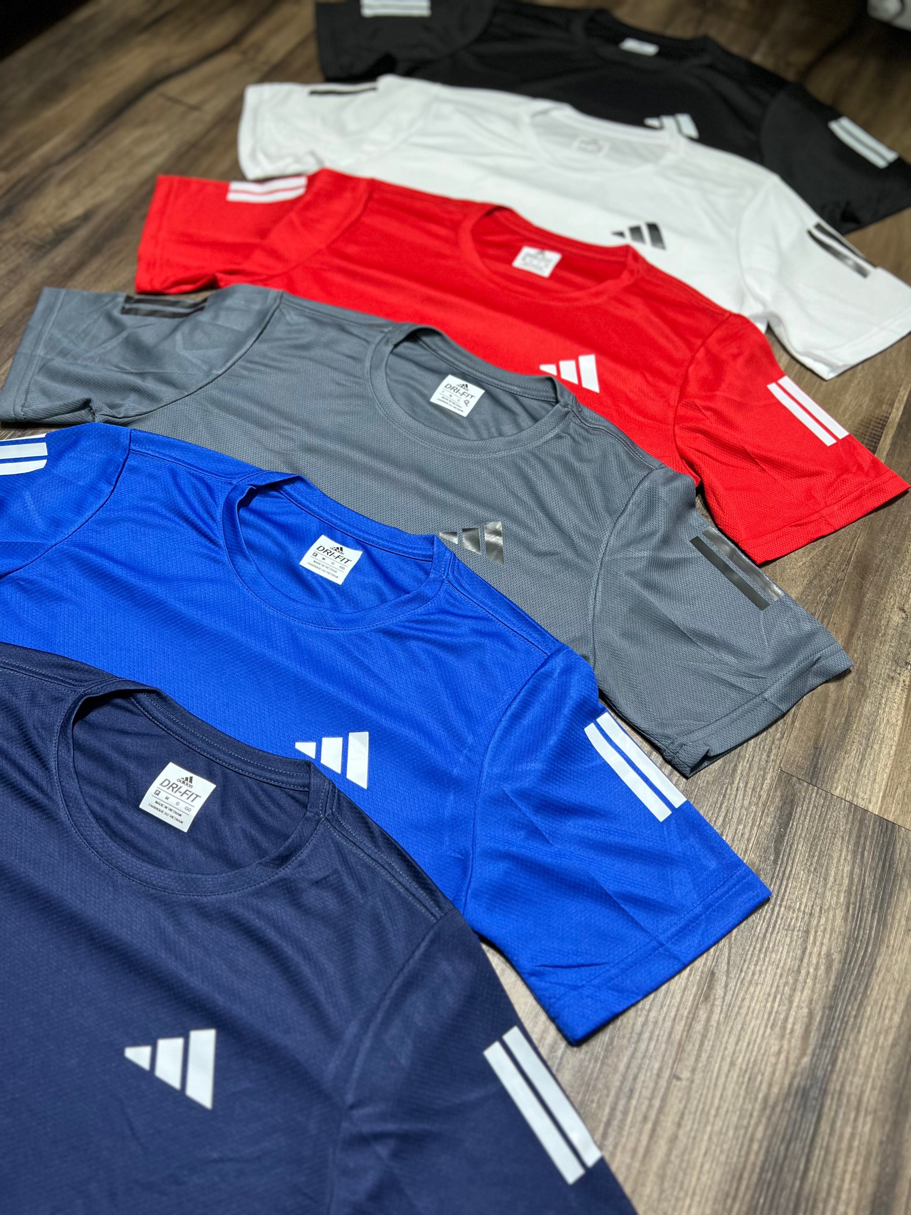 Kit com 6 camisetas adidas dri-fit