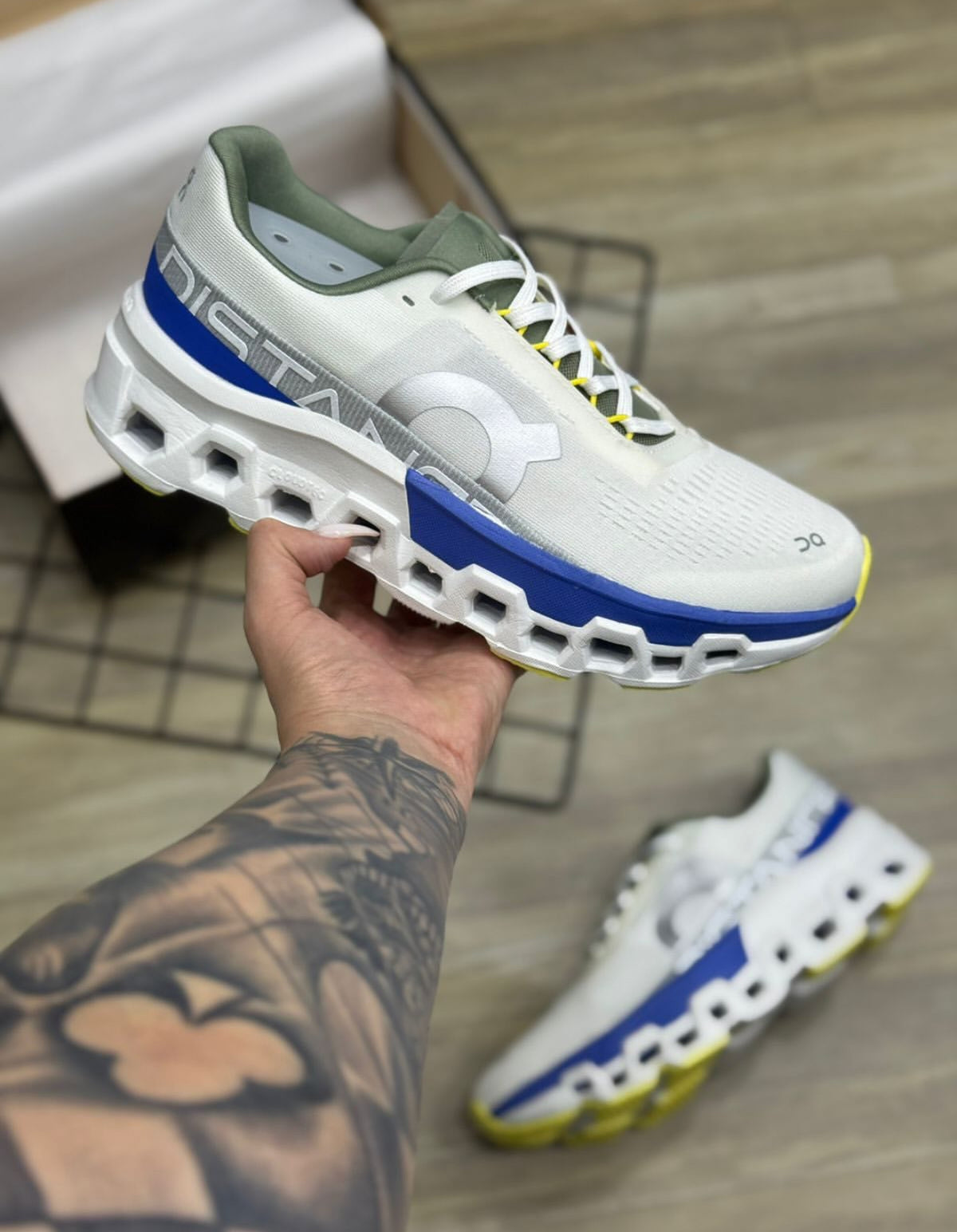 Tennis on running cloudmonster2 premium