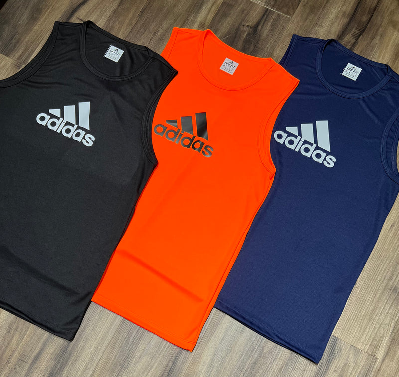 Kit com 3 regatas adidas dri-fit
