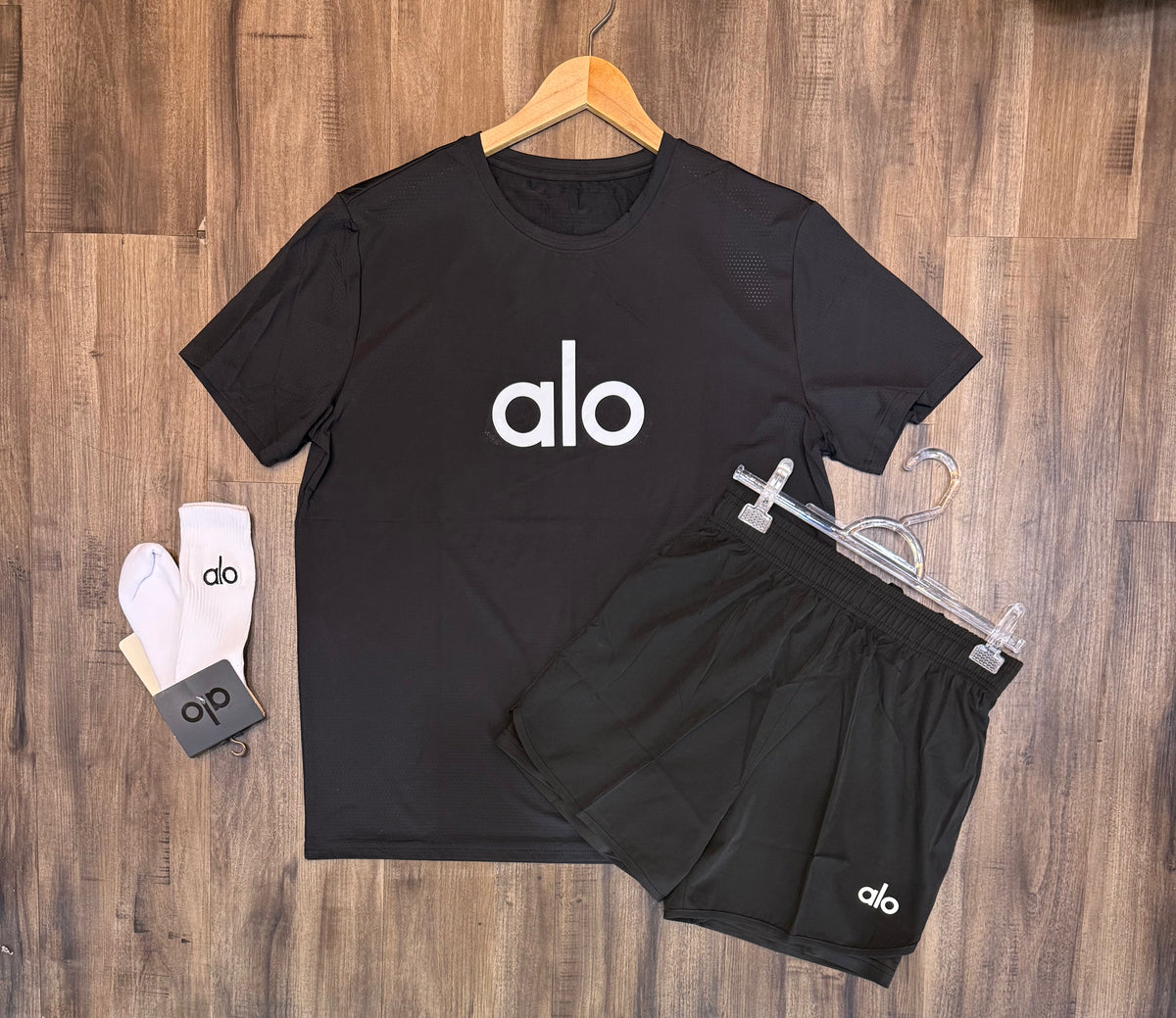 Conjunto ( ALO ) camiseta, shorts e meia compressão