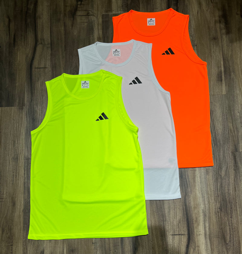 Kit com 3 regatas adidas dri-fit