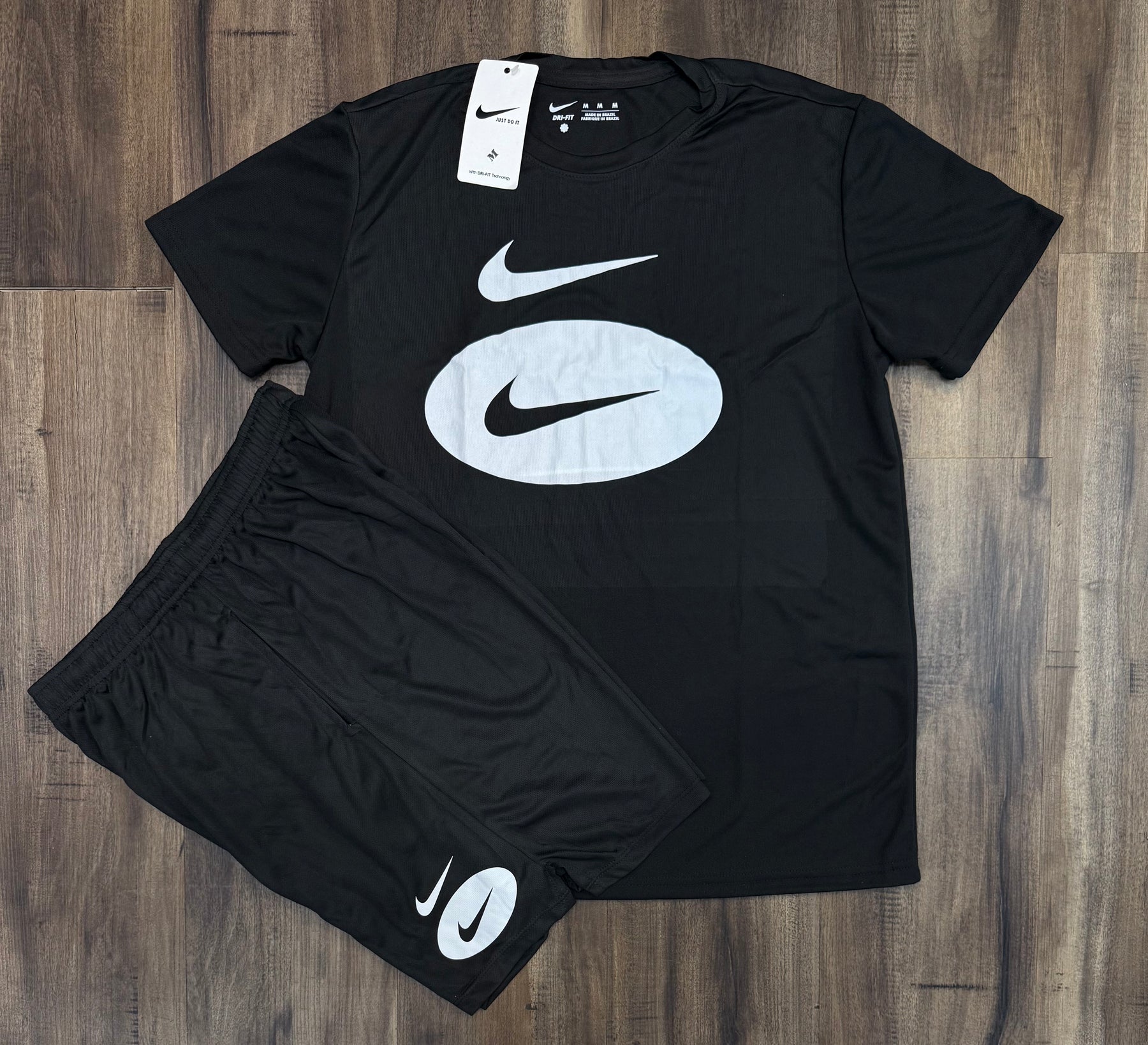 Conjunto Dri-Fit: Camiseta + Shorts - Nike