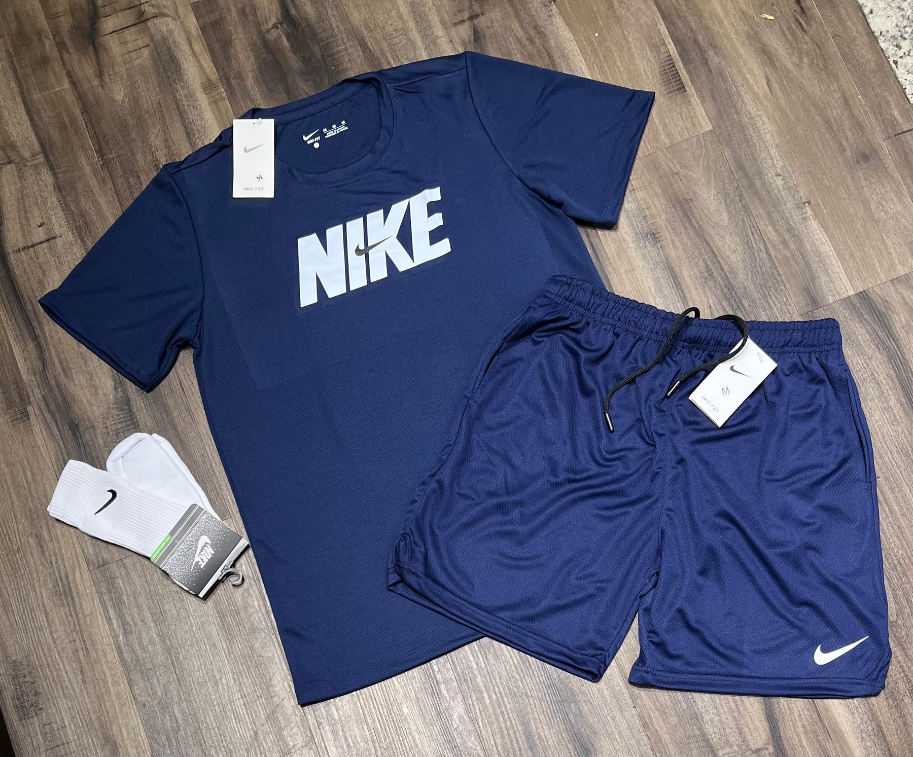 Oferta Kit nike camiseta shorts e meia