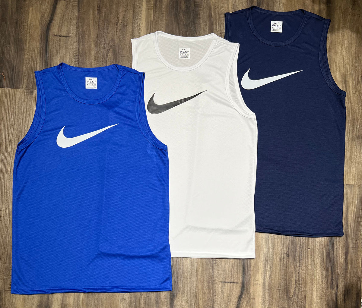 Kit com 3 regatas nike dri-fit