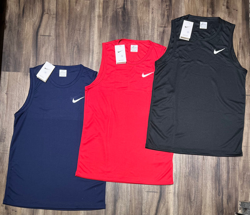 Kit com 3 regatas Nike dri-fit